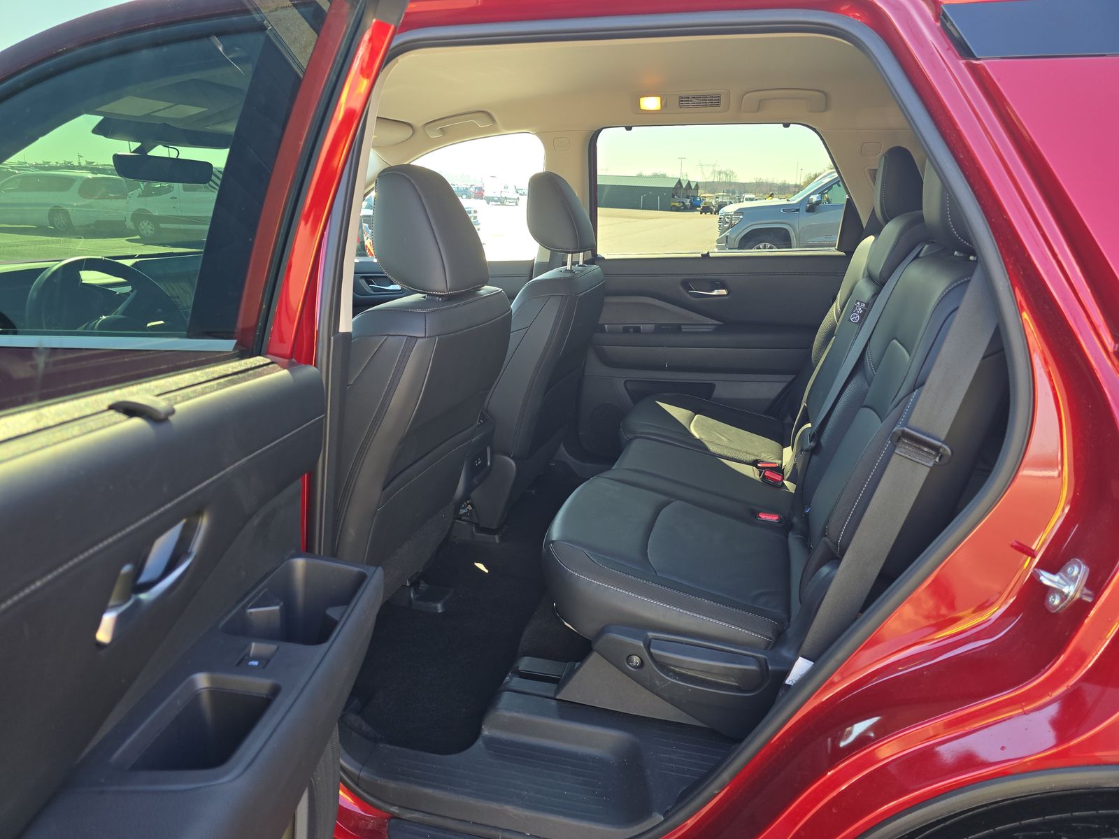 2025 Nissan Pathfinder SL AWD