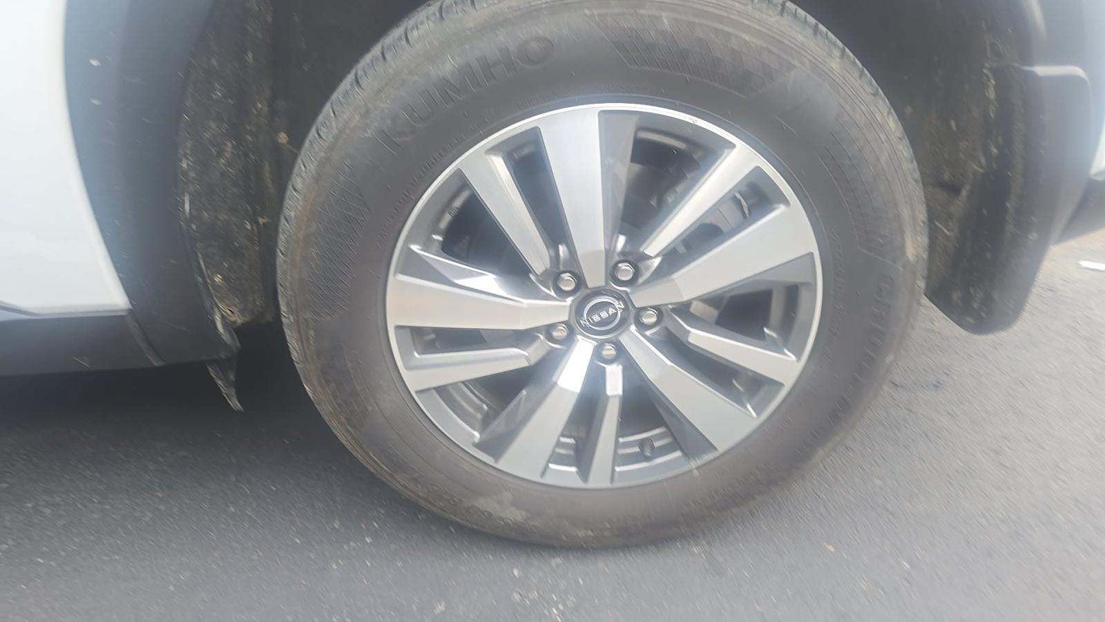 2025 Nissan Pathfinder SL AWD