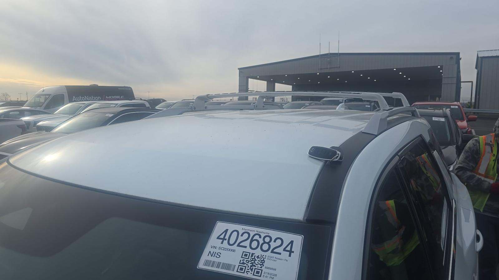 2025 Nissan Pathfinder SL AWD