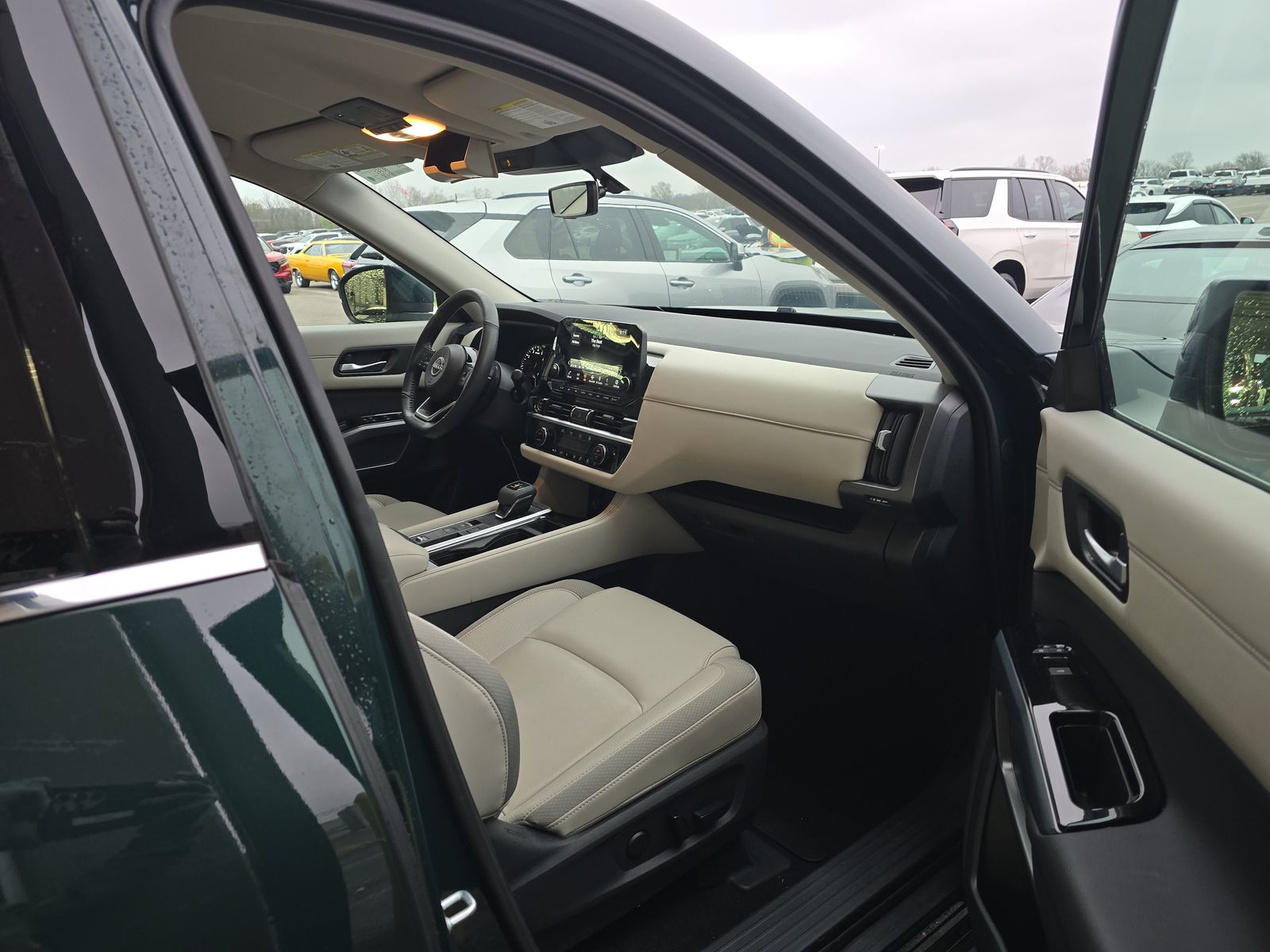 2024 Nissan Pathfinder SL FWD