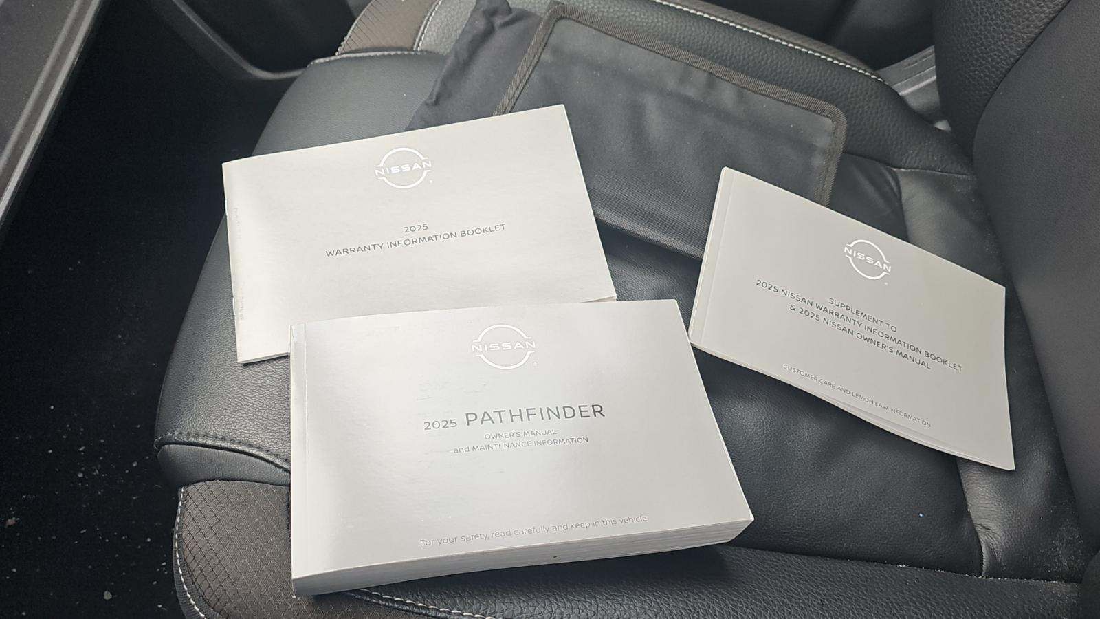 2025 Nissan Pathfinder SL AWD