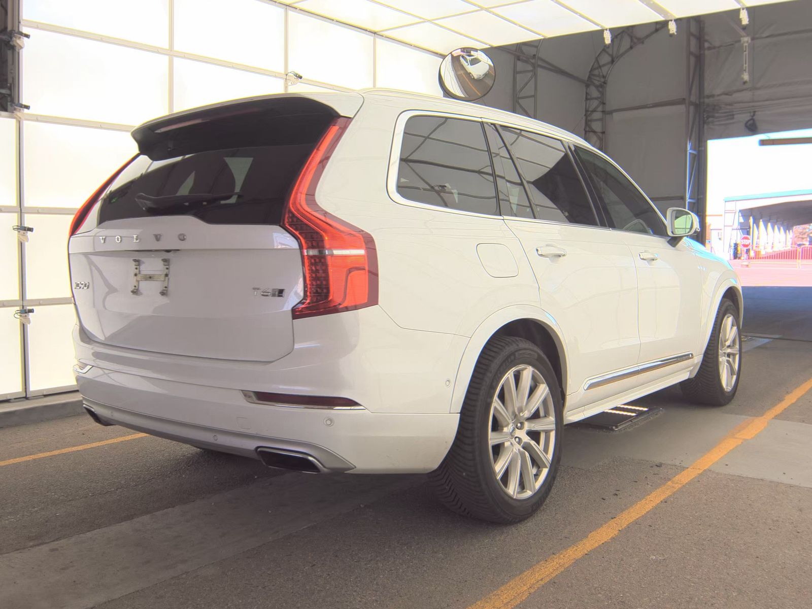 Volvo XC90 T6 Inscription 7-Passenger снимка Volvo XC90 T6 Inscription 7-Passenger