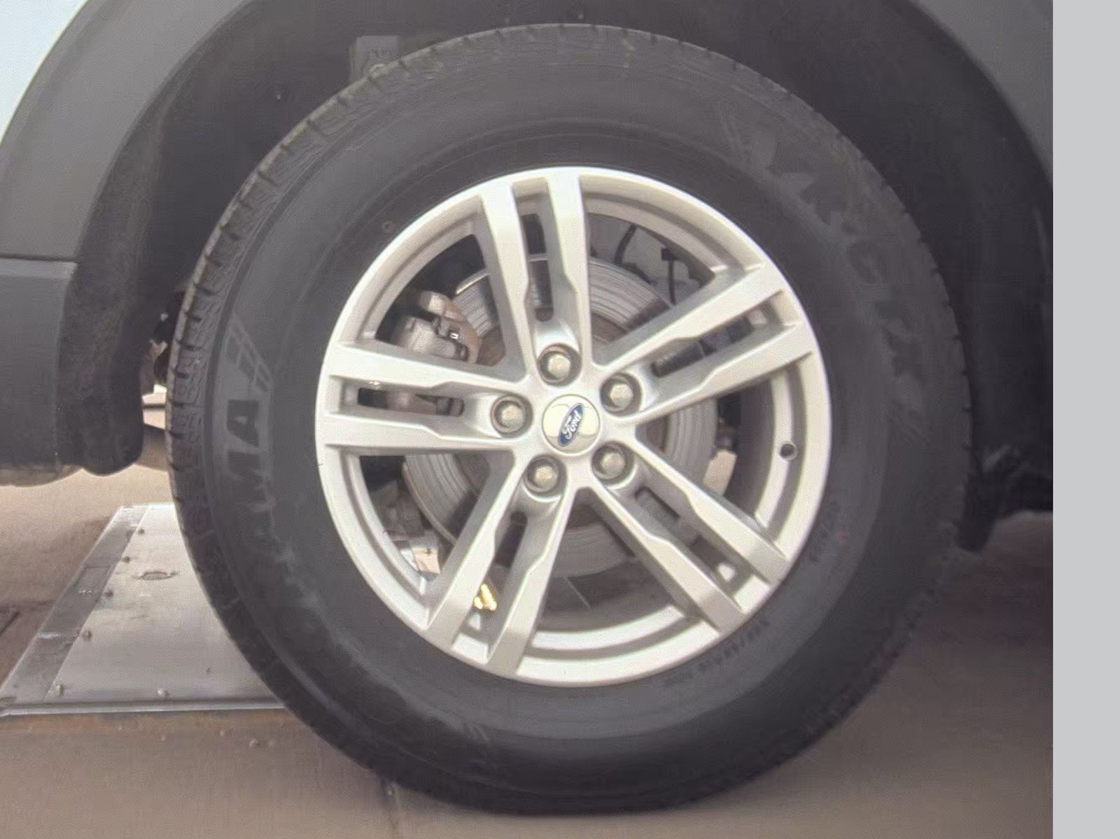 2022 Ford Explorer Base AWD