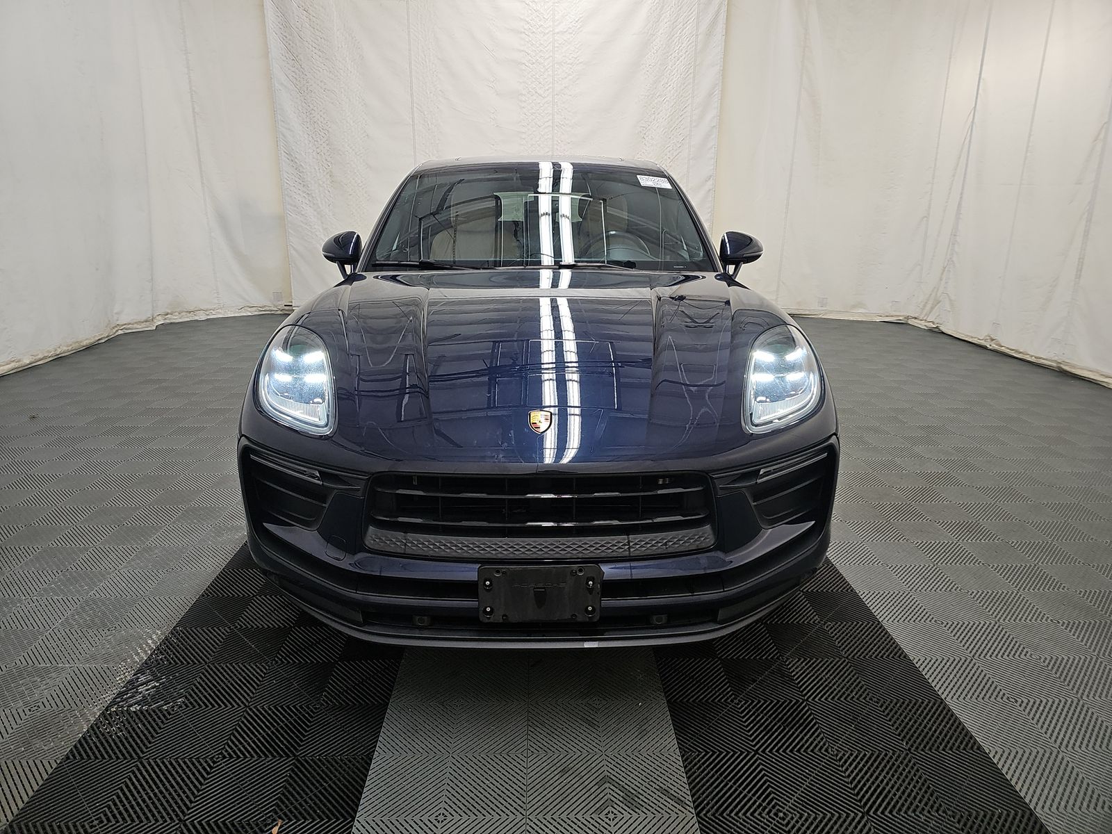 2022 Porsche Macan Base AWD