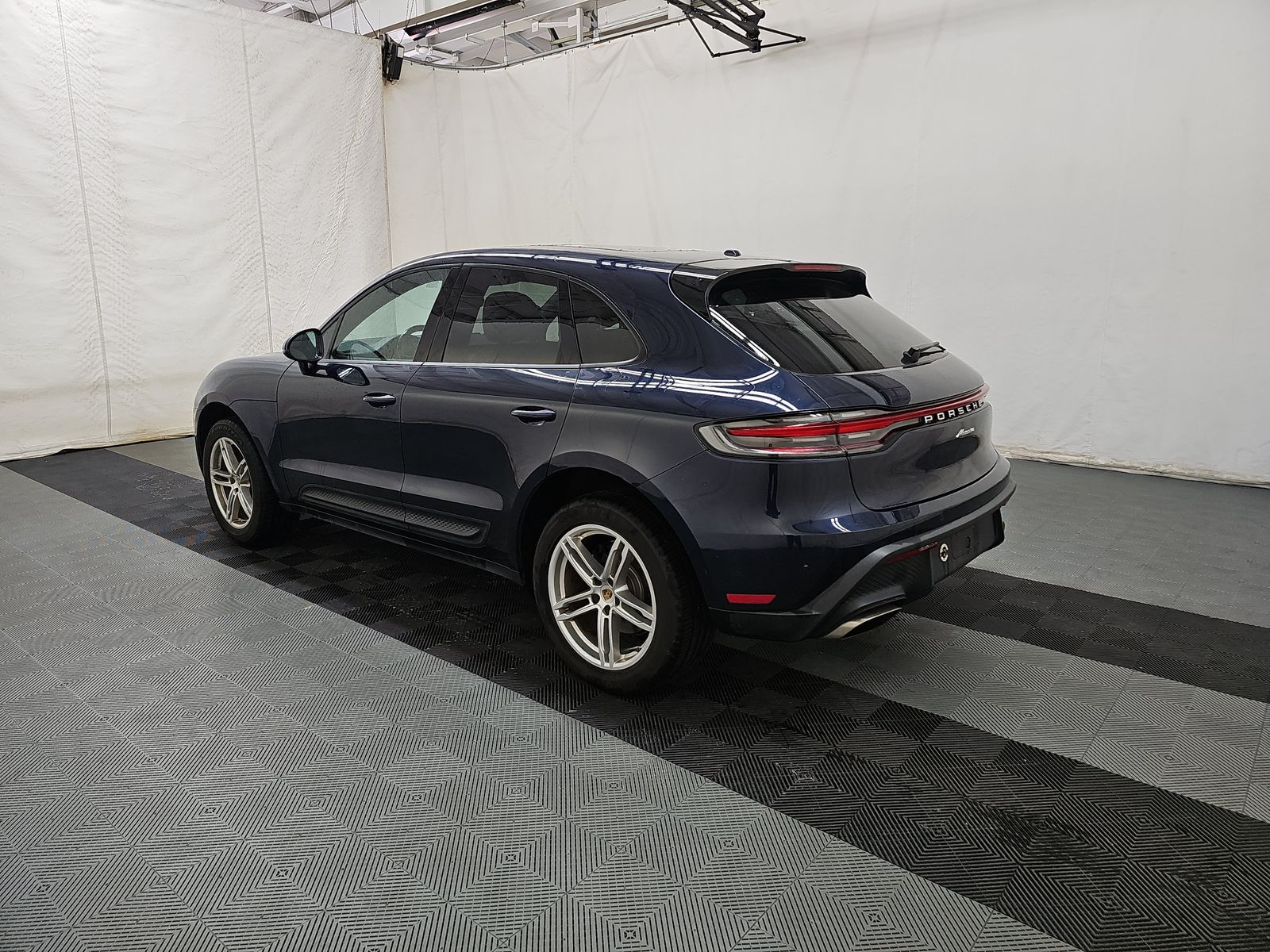 2022 Porsche Macan Base AWD