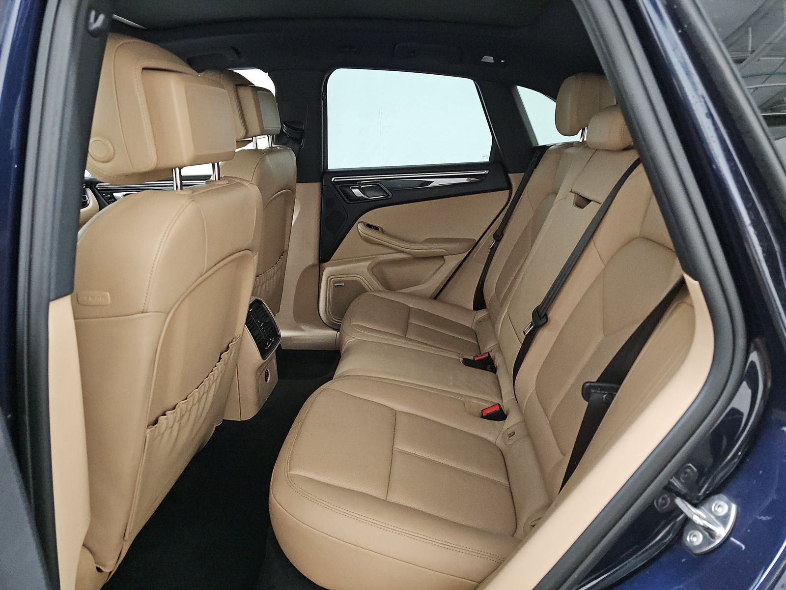 2022 Porsche Macan Base AWD