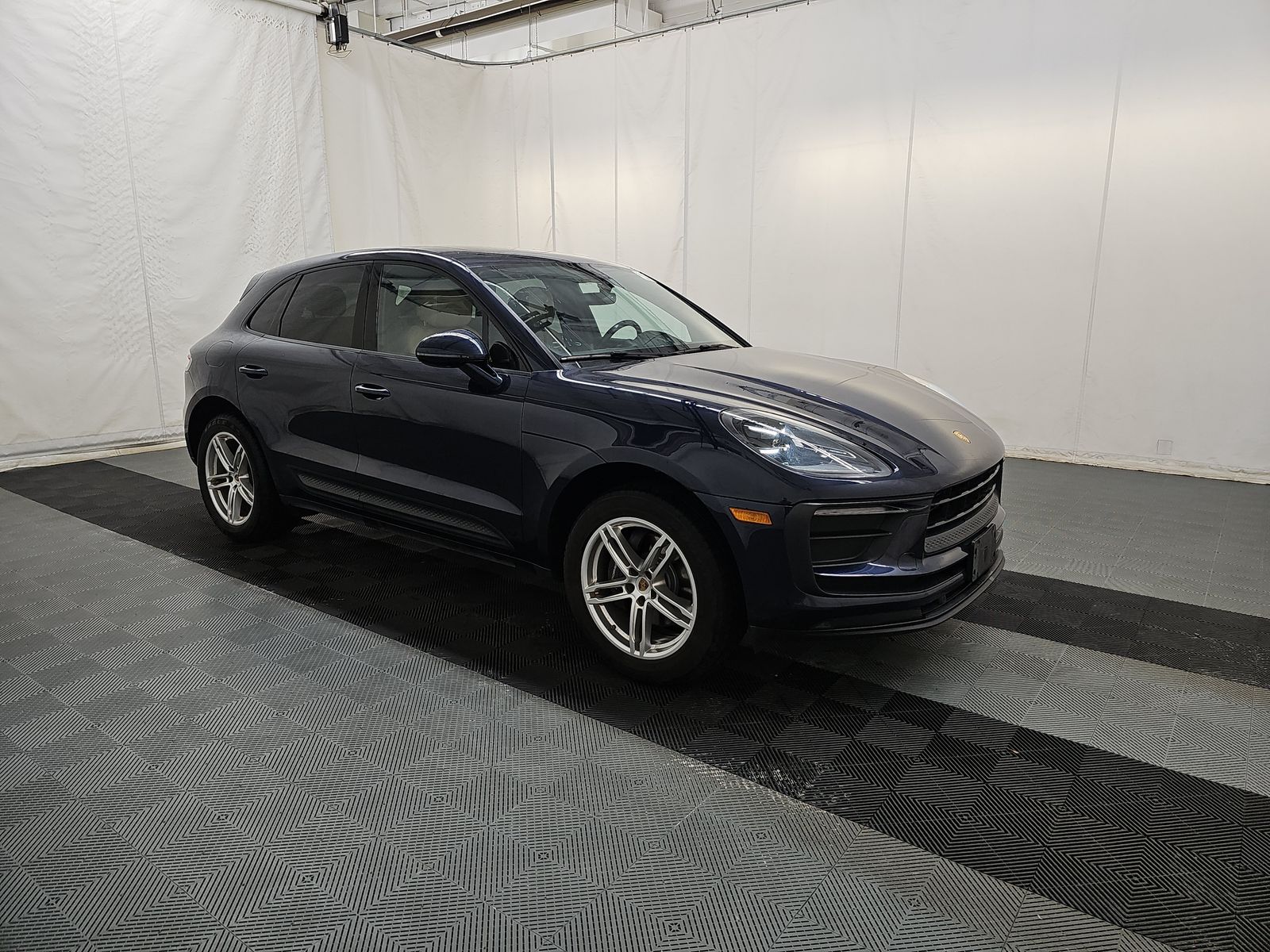 2022 Porsche Macan Base AWD