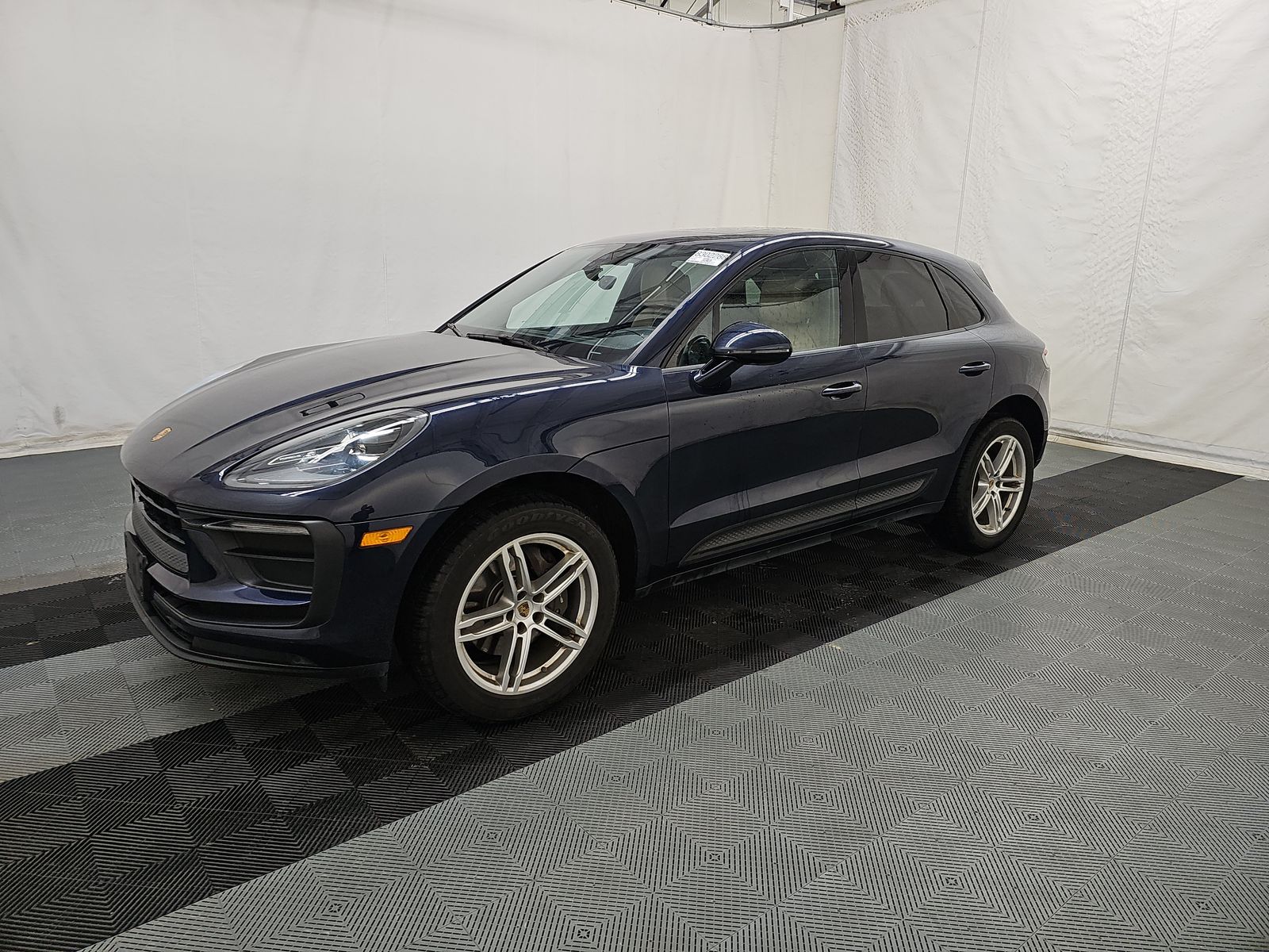 2022 Porsche Macan Base AWD