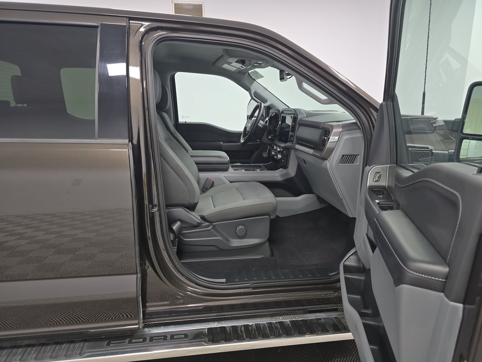 2024 Ford F-150 Hybrid XLT AWD