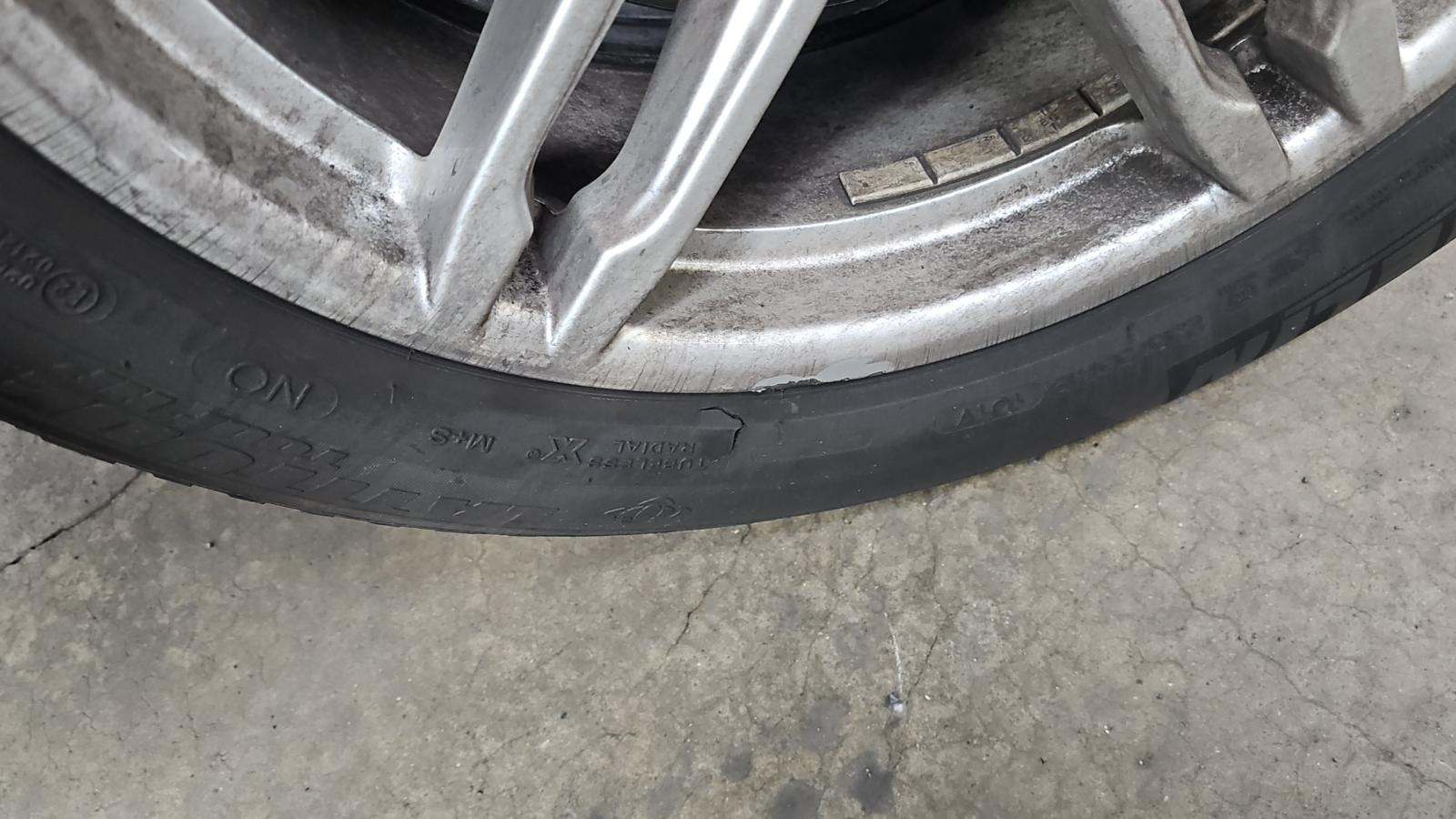 2022 Porsche Macan Base AWD