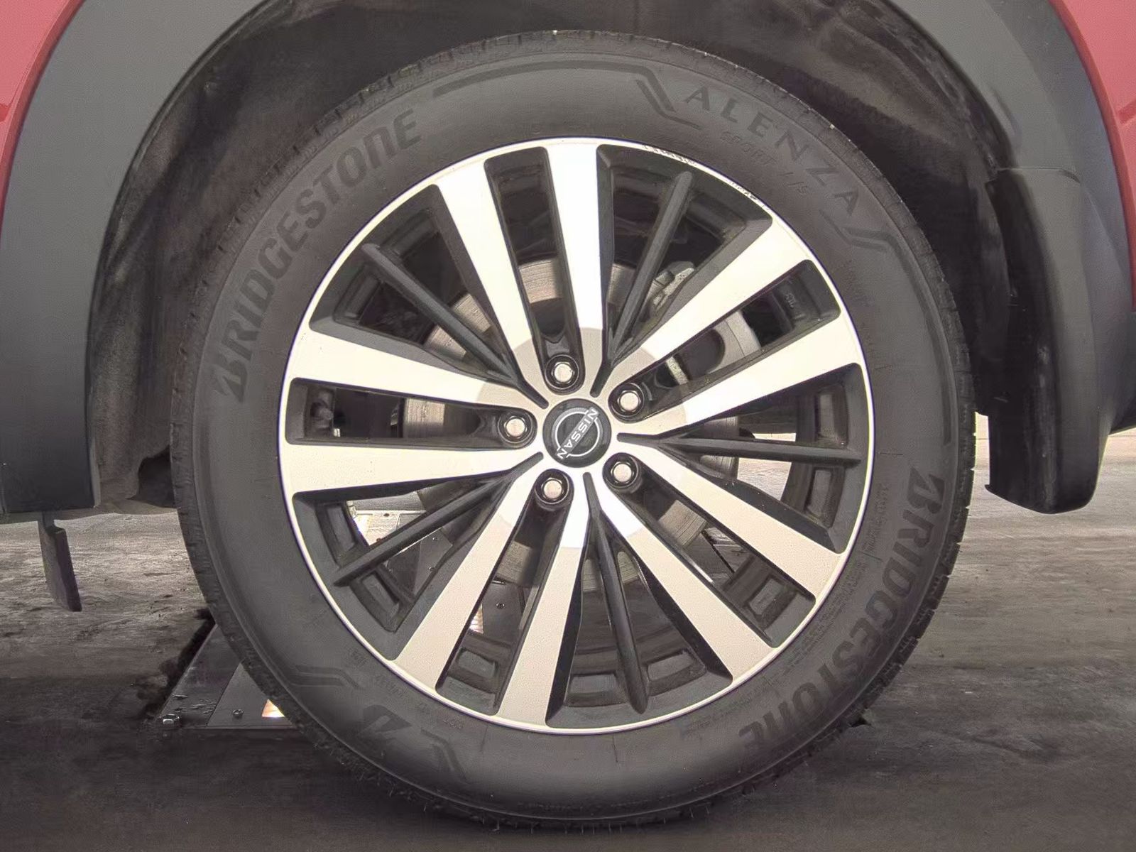 2024 Nissan Pathfinder Platinum FWD