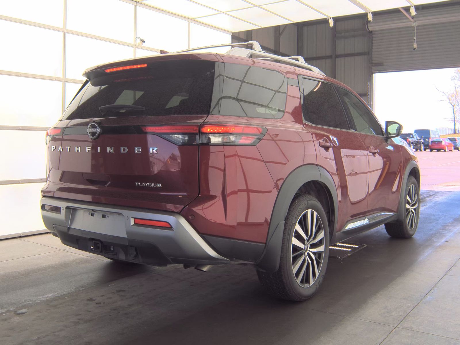 2024 Nissan Pathfinder Platinum FWD