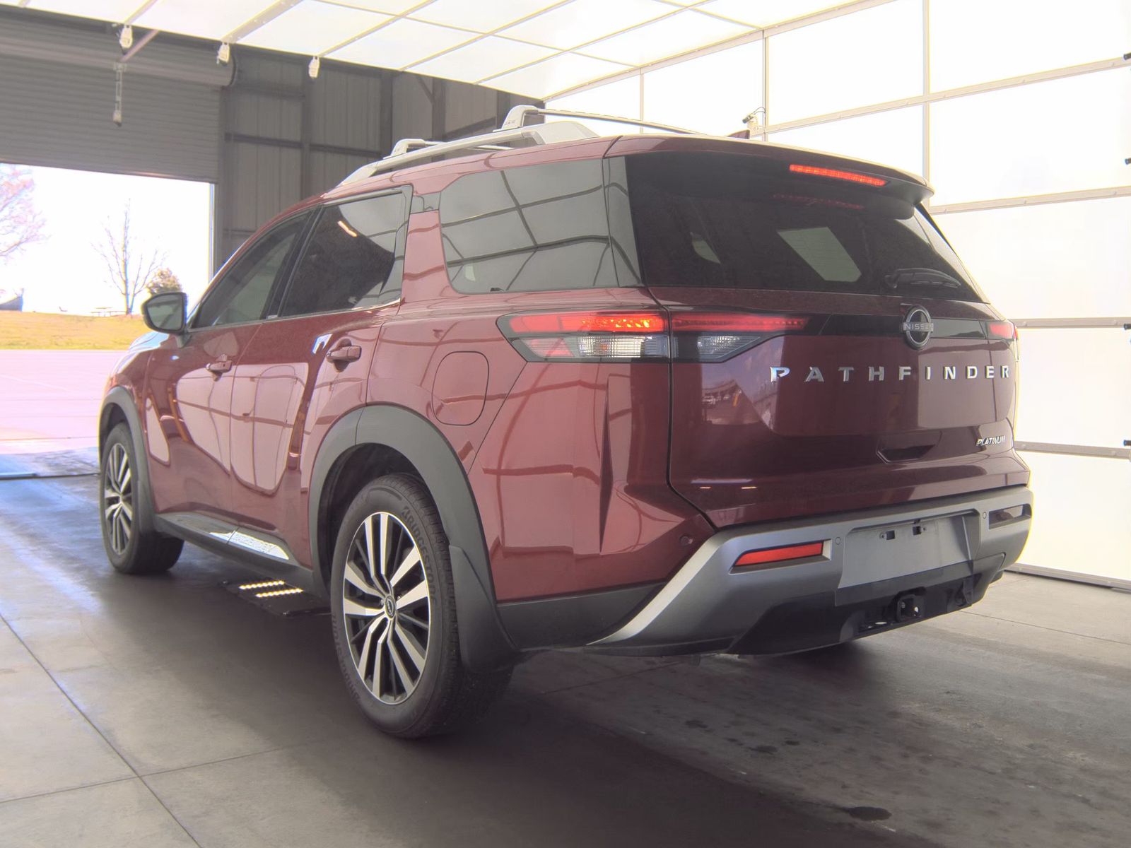 2024 Nissan Pathfinder Platinum FWD