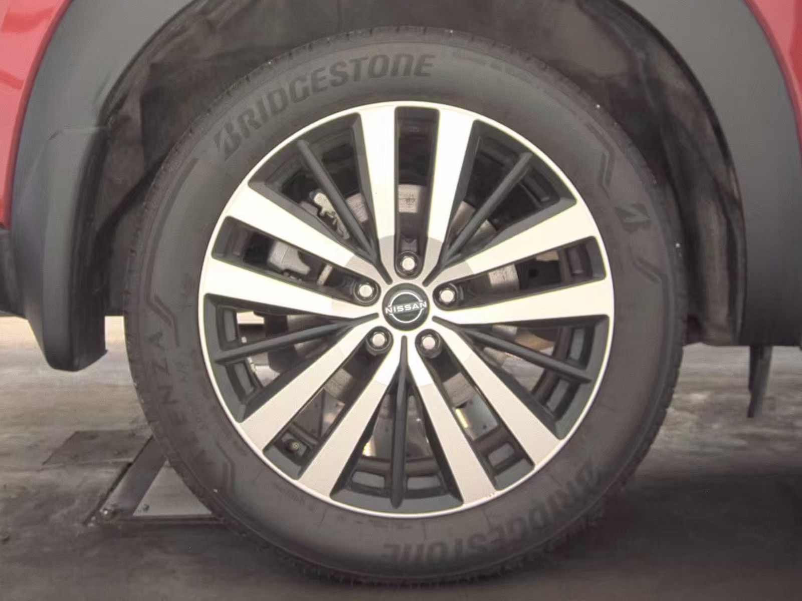 2024 Nissan Pathfinder Platinum FWD