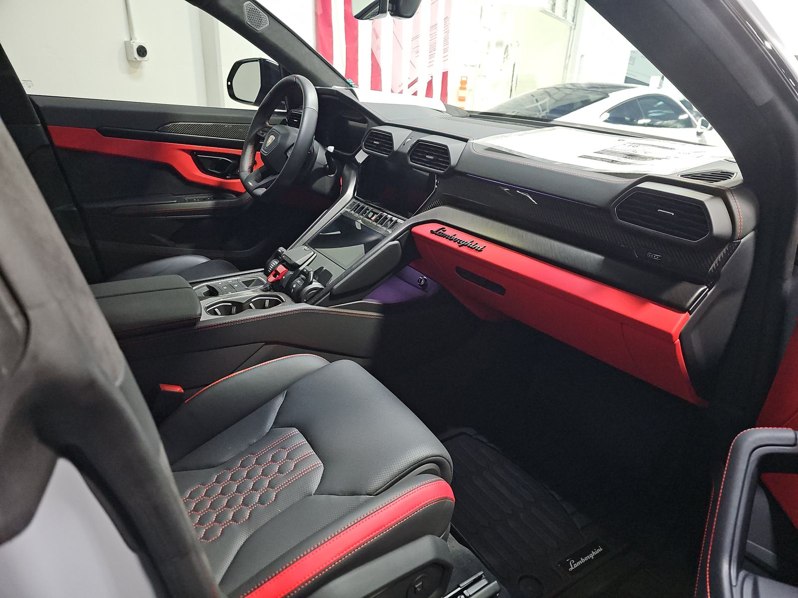 2024 Lamborghini Urus S AWD