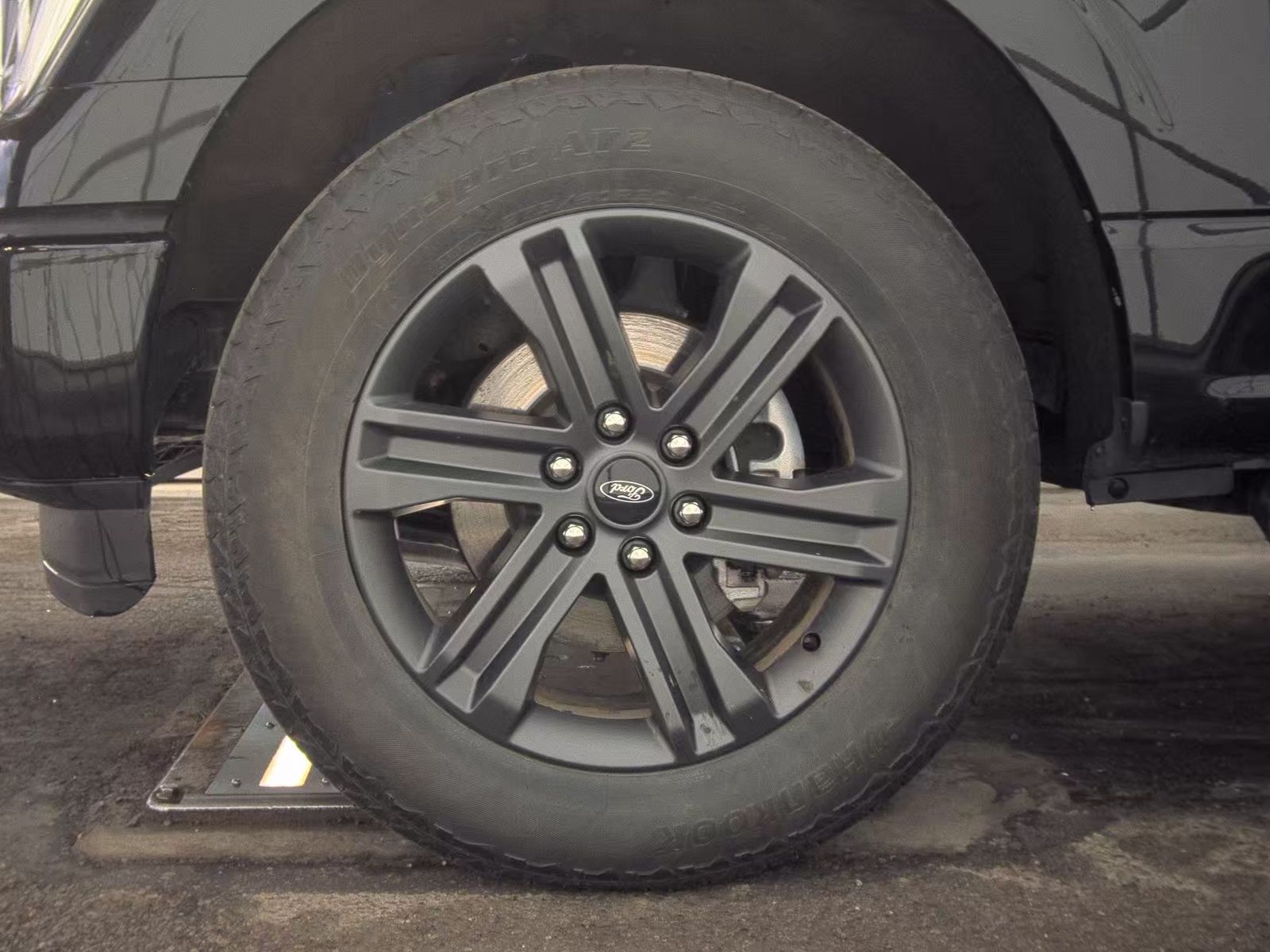 2023 Ford F-150 Lariat AWD