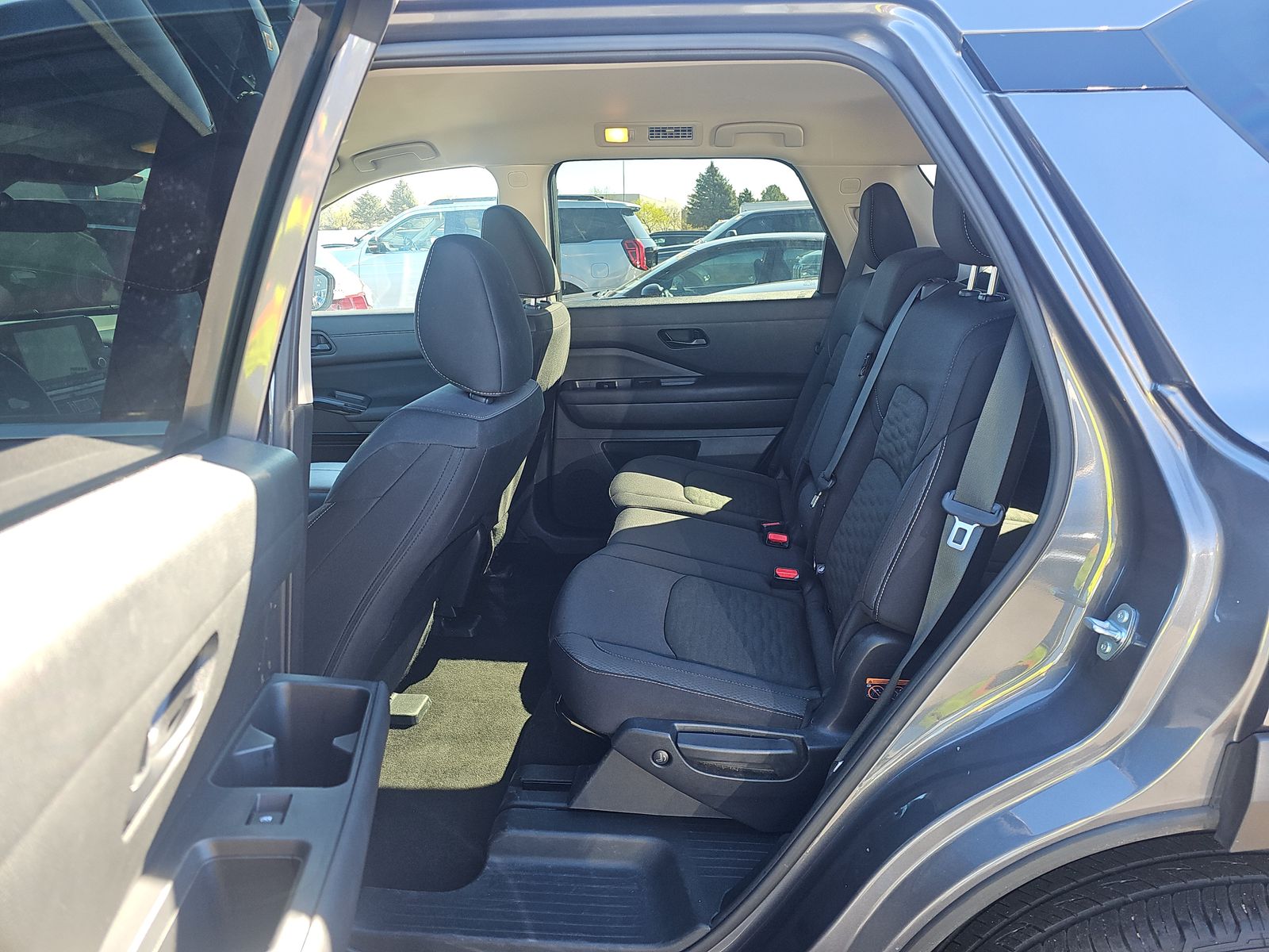 2025 Nissan Pathfinder SV AWD