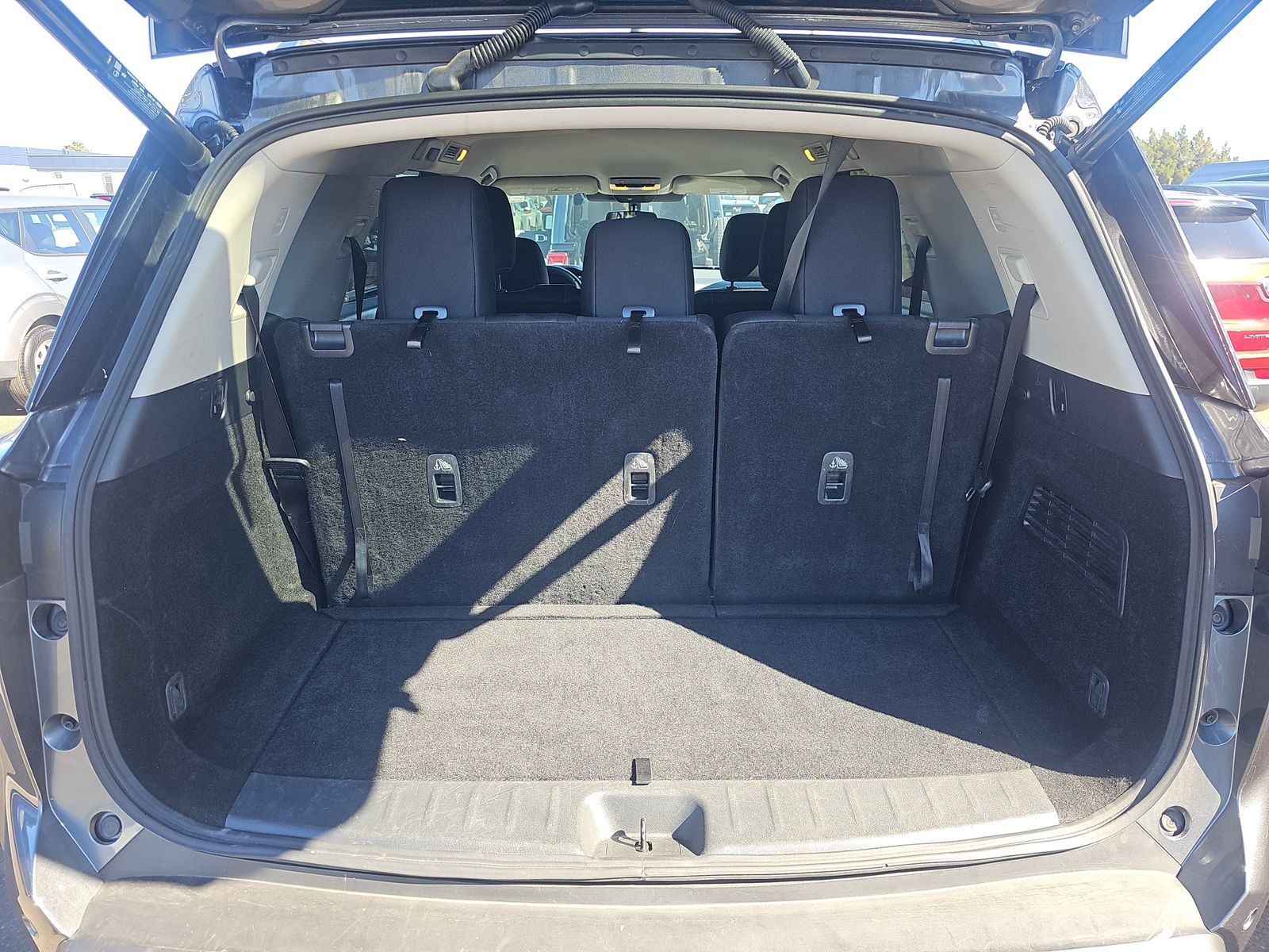 2025 Nissan Pathfinder SV AWD