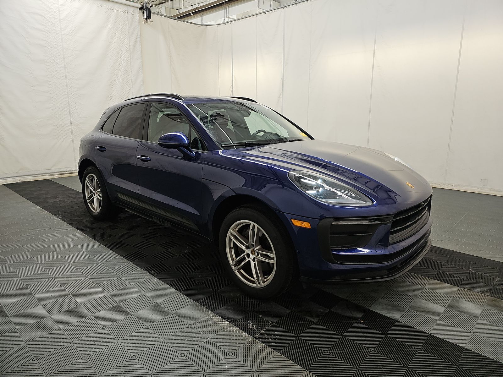 2022 Porsche Macan Base AWD
