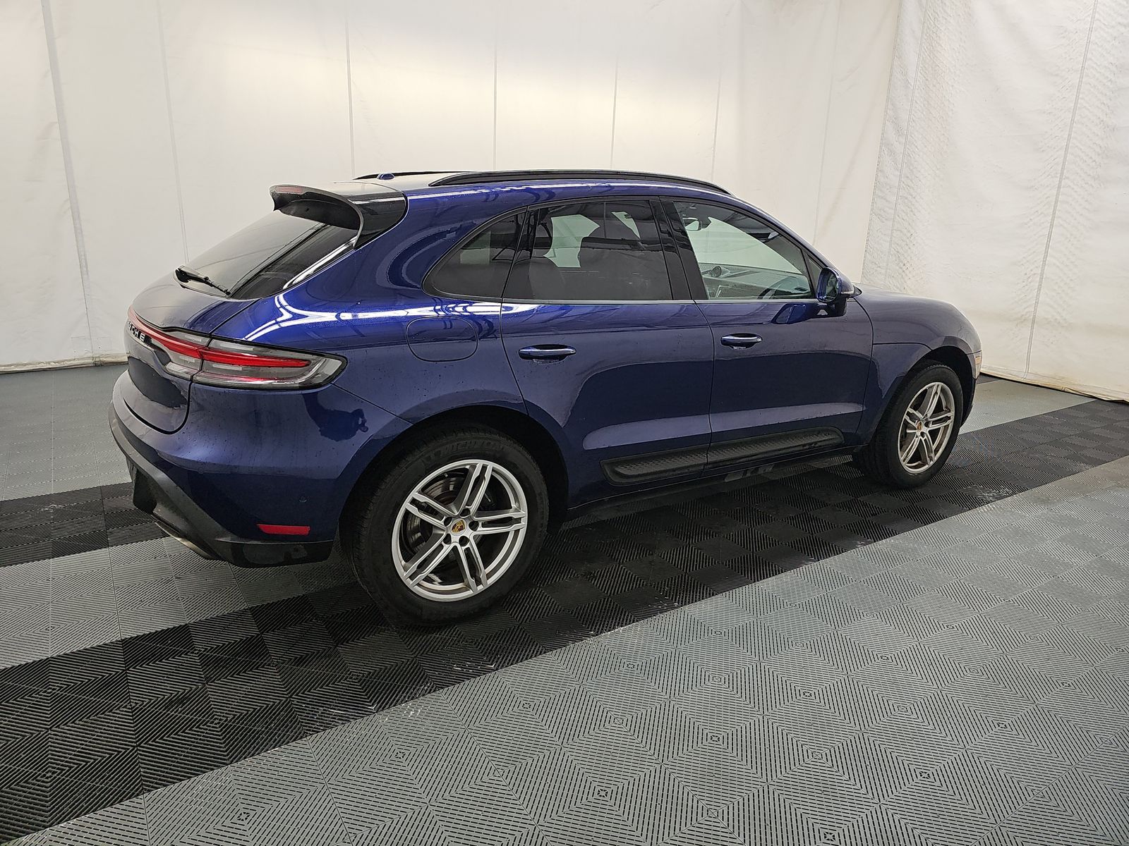 2022 Porsche Macan Base AWD