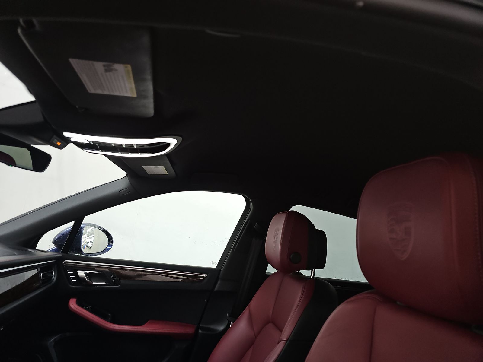 2022 Porsche Macan Base AWD