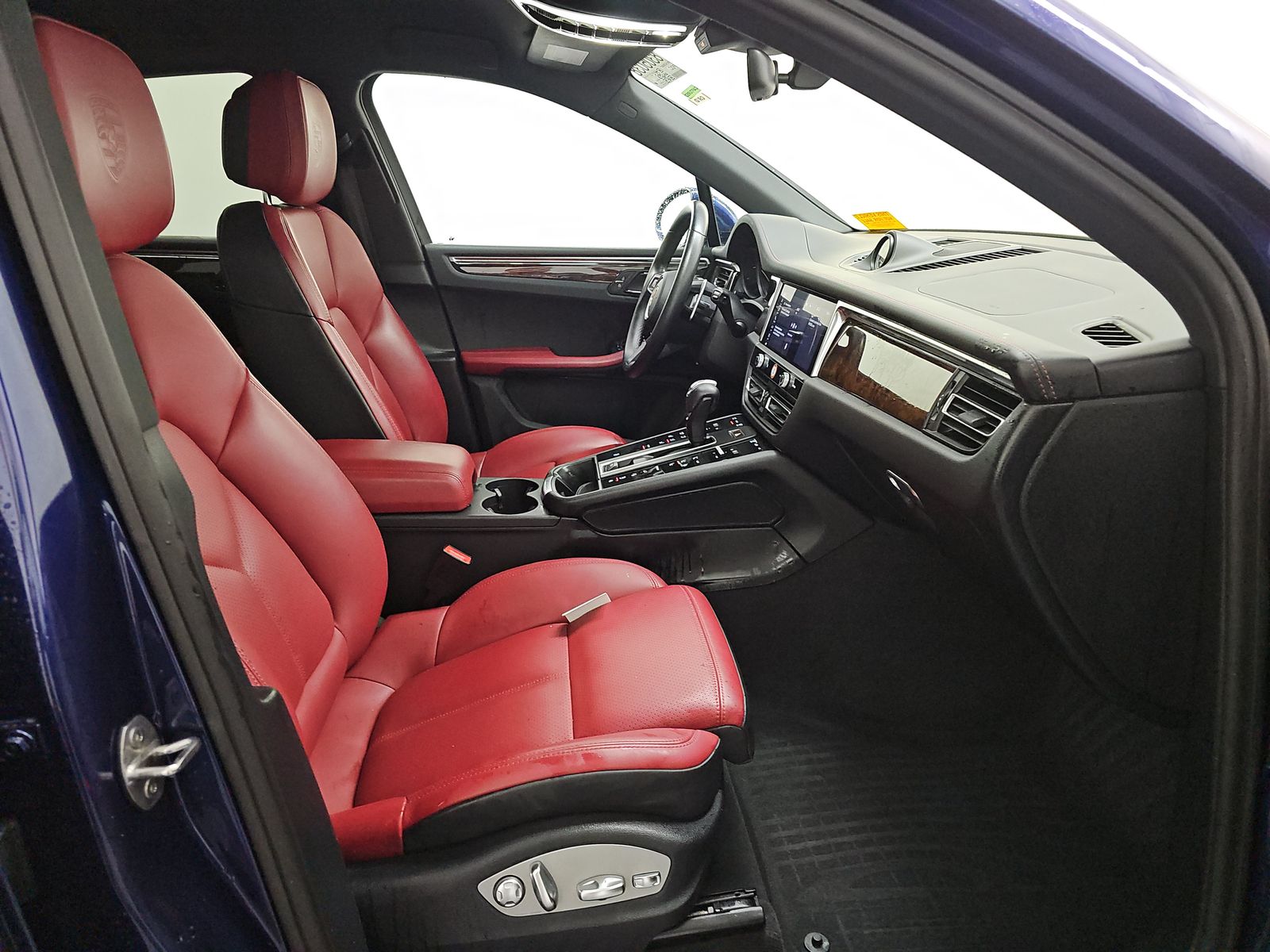 2022 Porsche Macan Base AWD