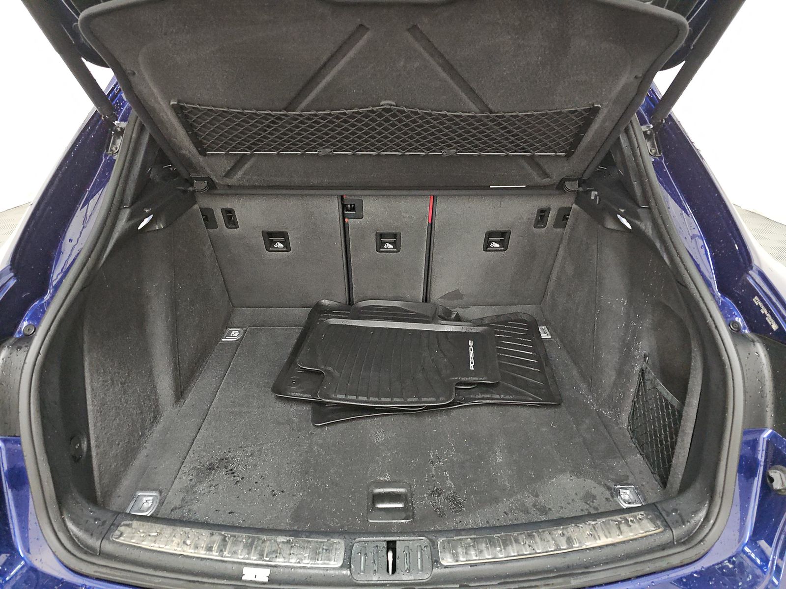 2022 Porsche Macan Base AWD