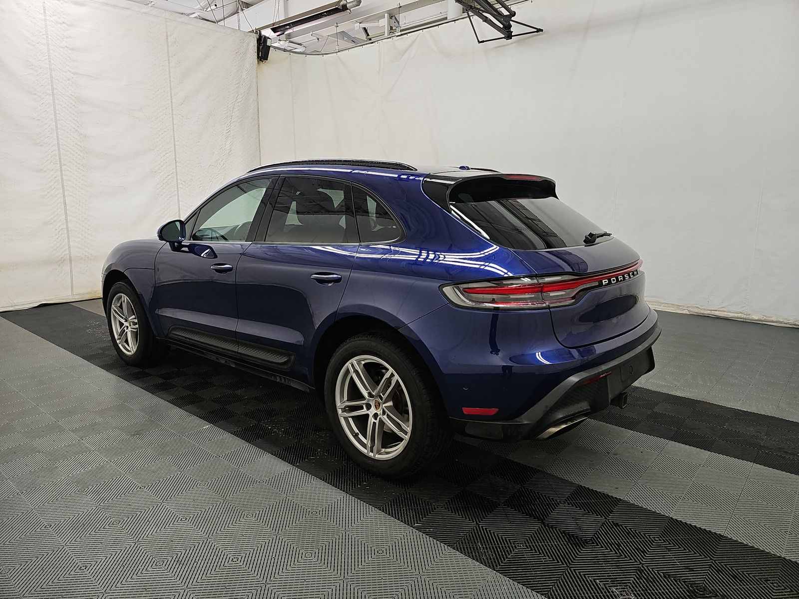 2022 Porsche Macan Base AWD