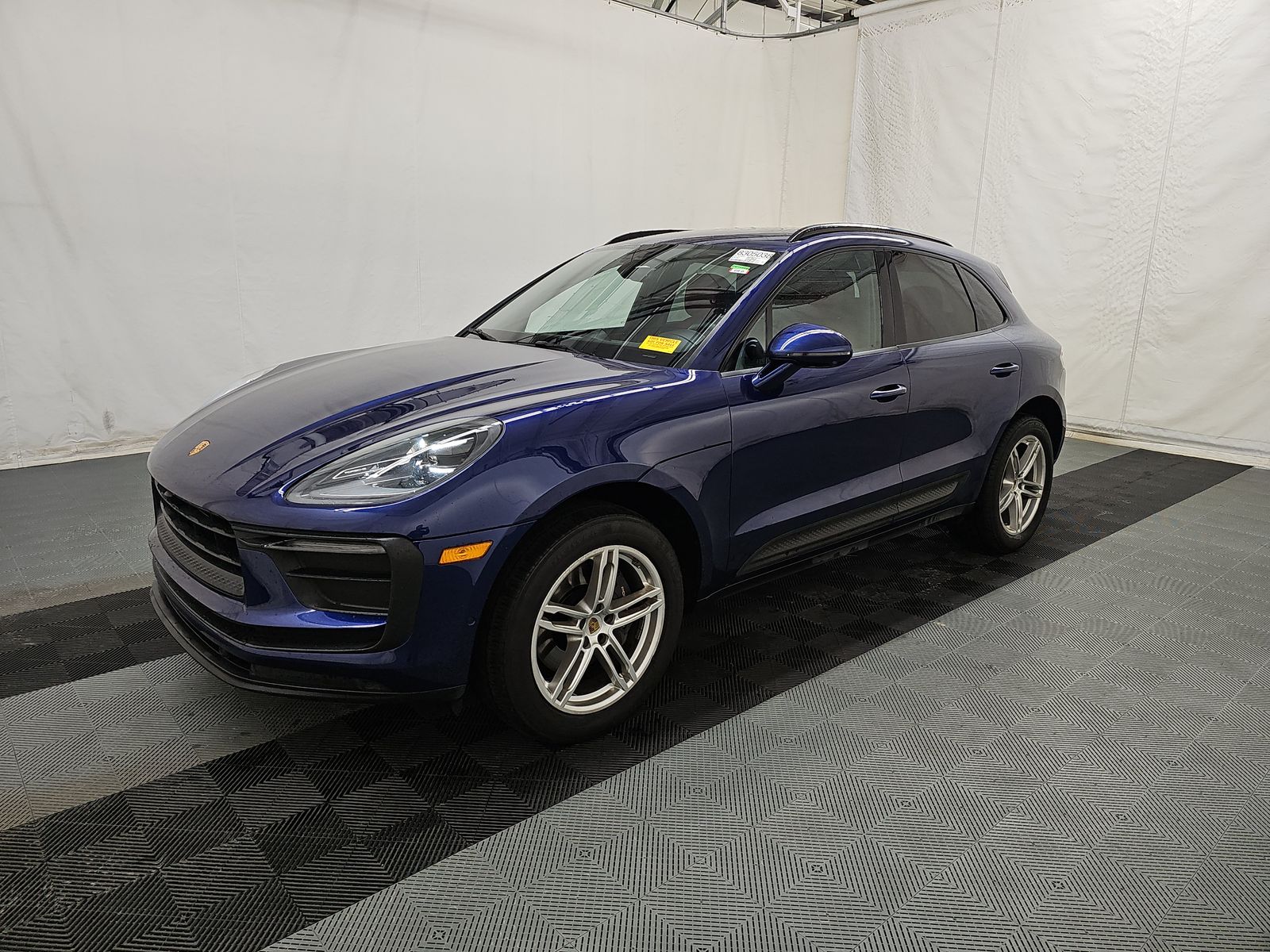 2022 Porsche Macan Base AWD