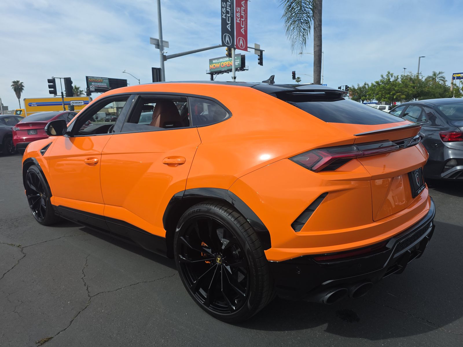 2022 Lamborghini Urus Base AWD