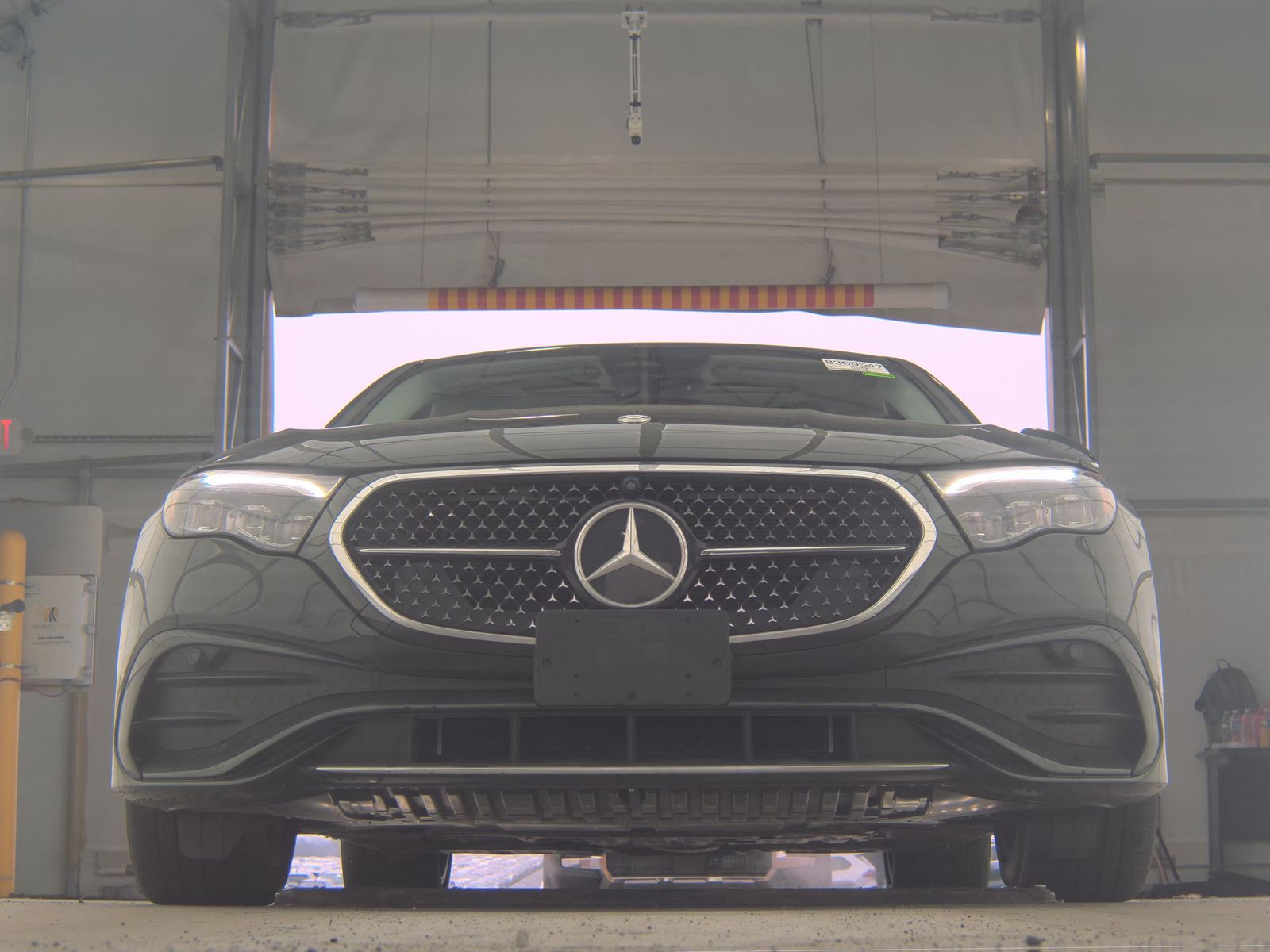 MERCEDES-BENZ E-CLASS - 4