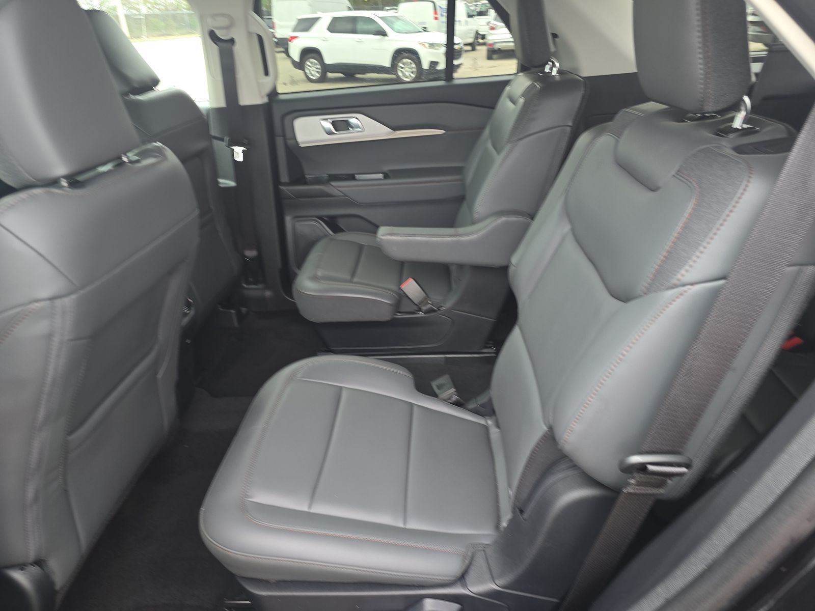 2025 Ford Explorer Active AWD