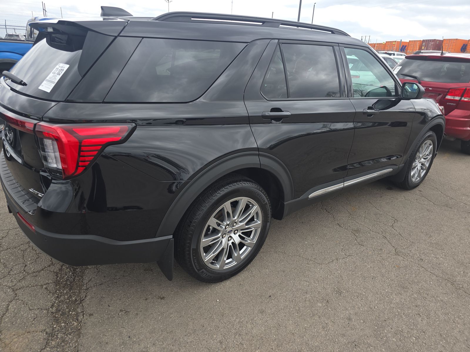 2025 Ford Explorer Active AWD