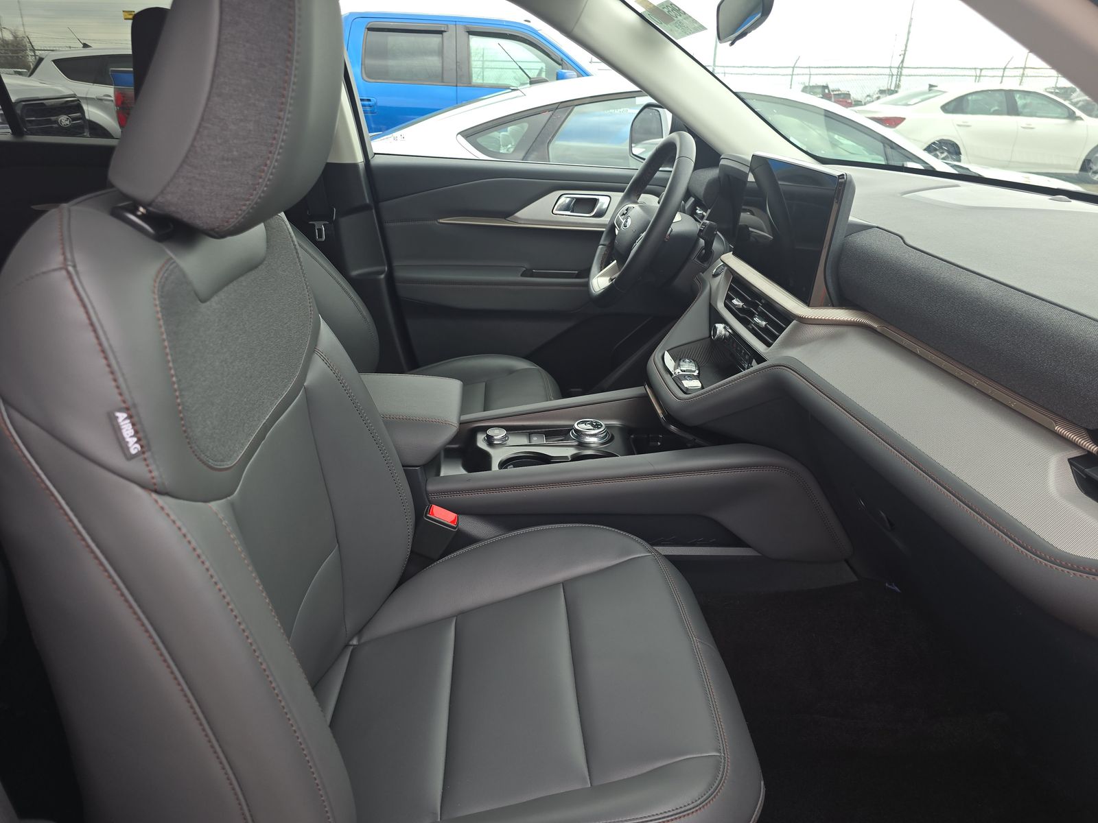 2025 Ford Explorer Active AWD