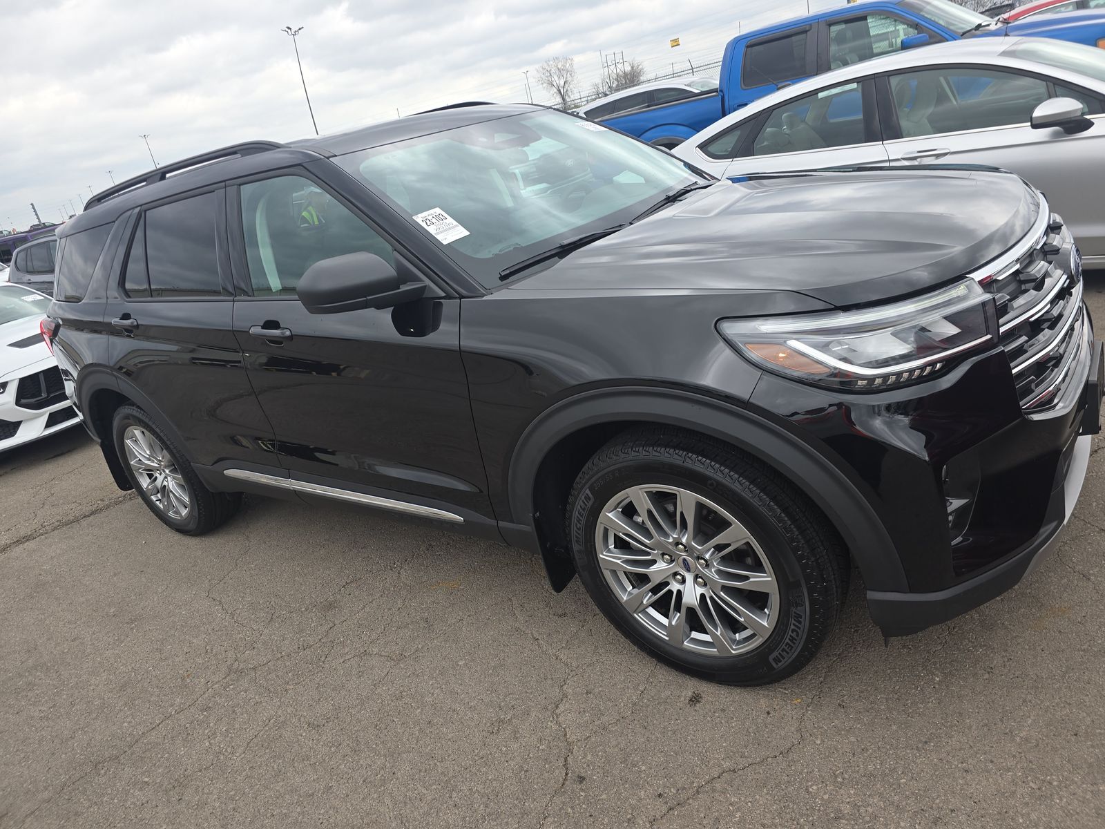 2025 Ford Explorer Active AWD