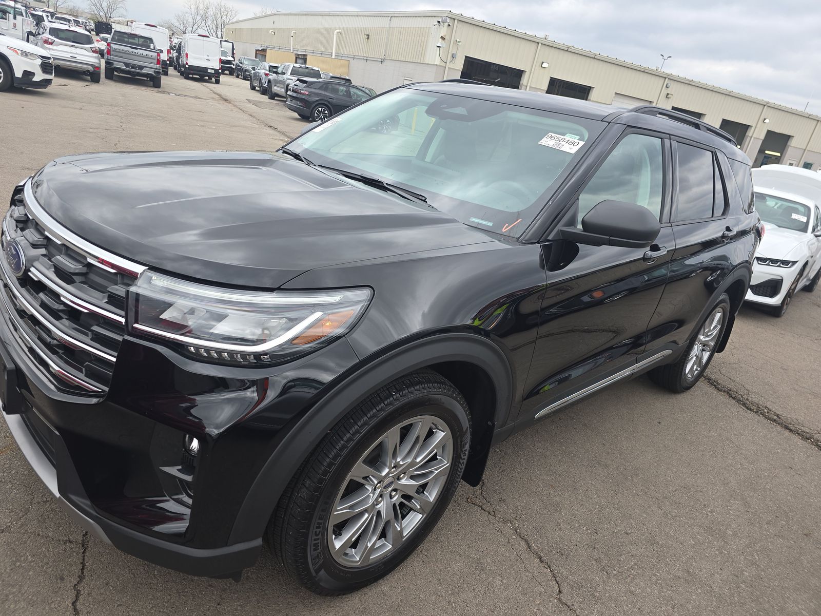 2025 Ford Explorer Active AWD