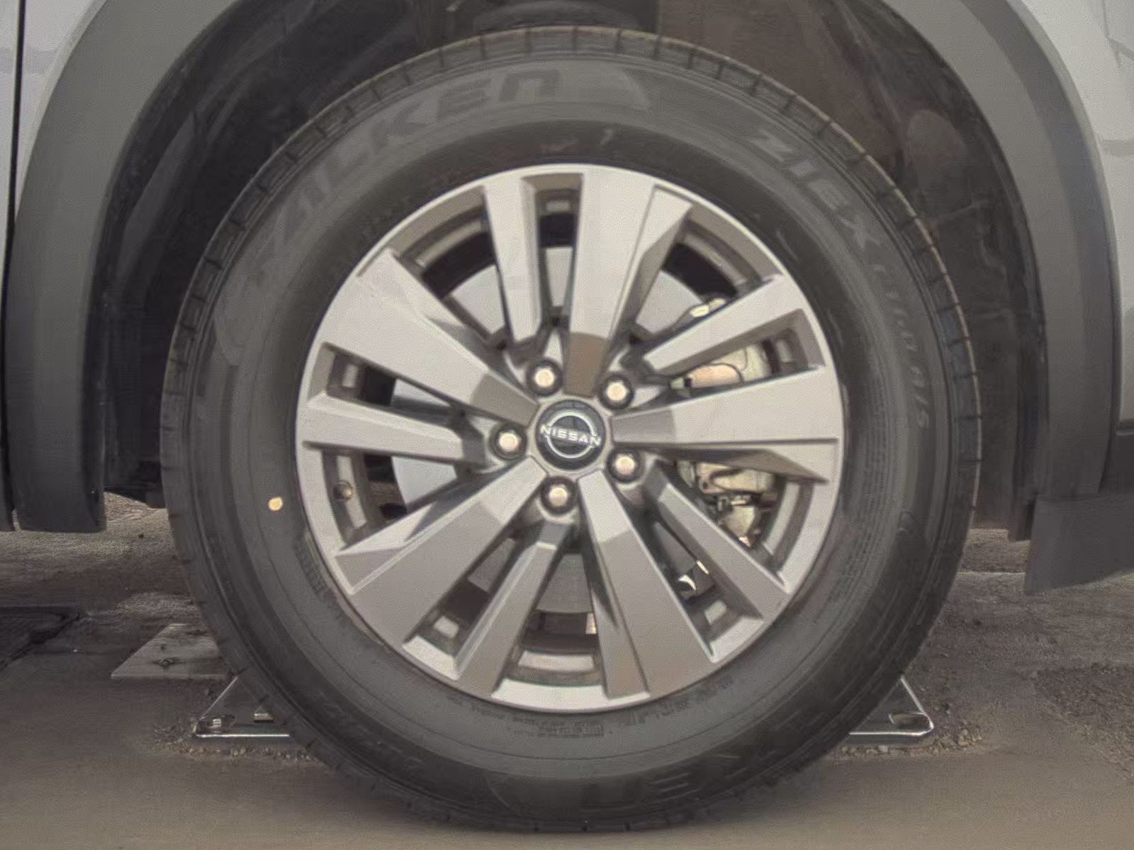 2025 Nissan Pathfinder SV AWD