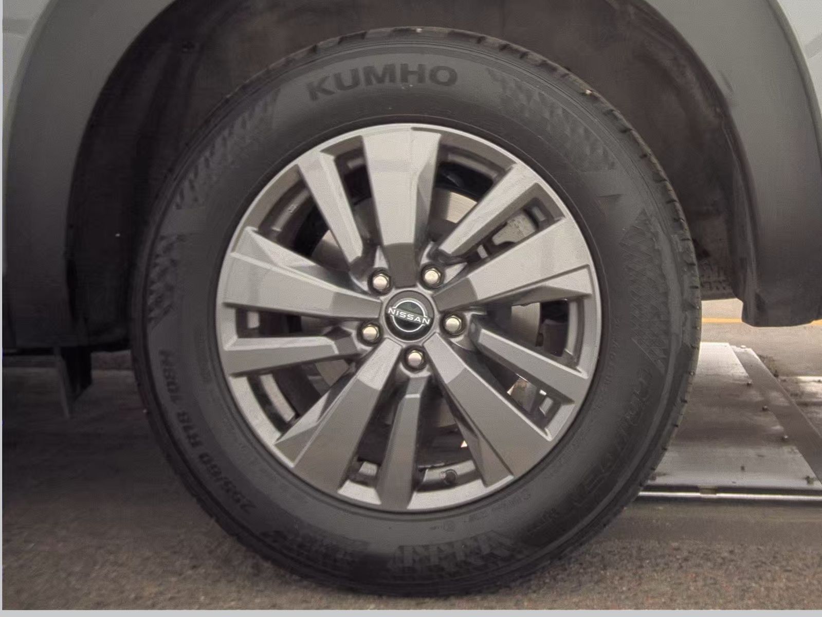 2025 Nissan Pathfinder SV AWD