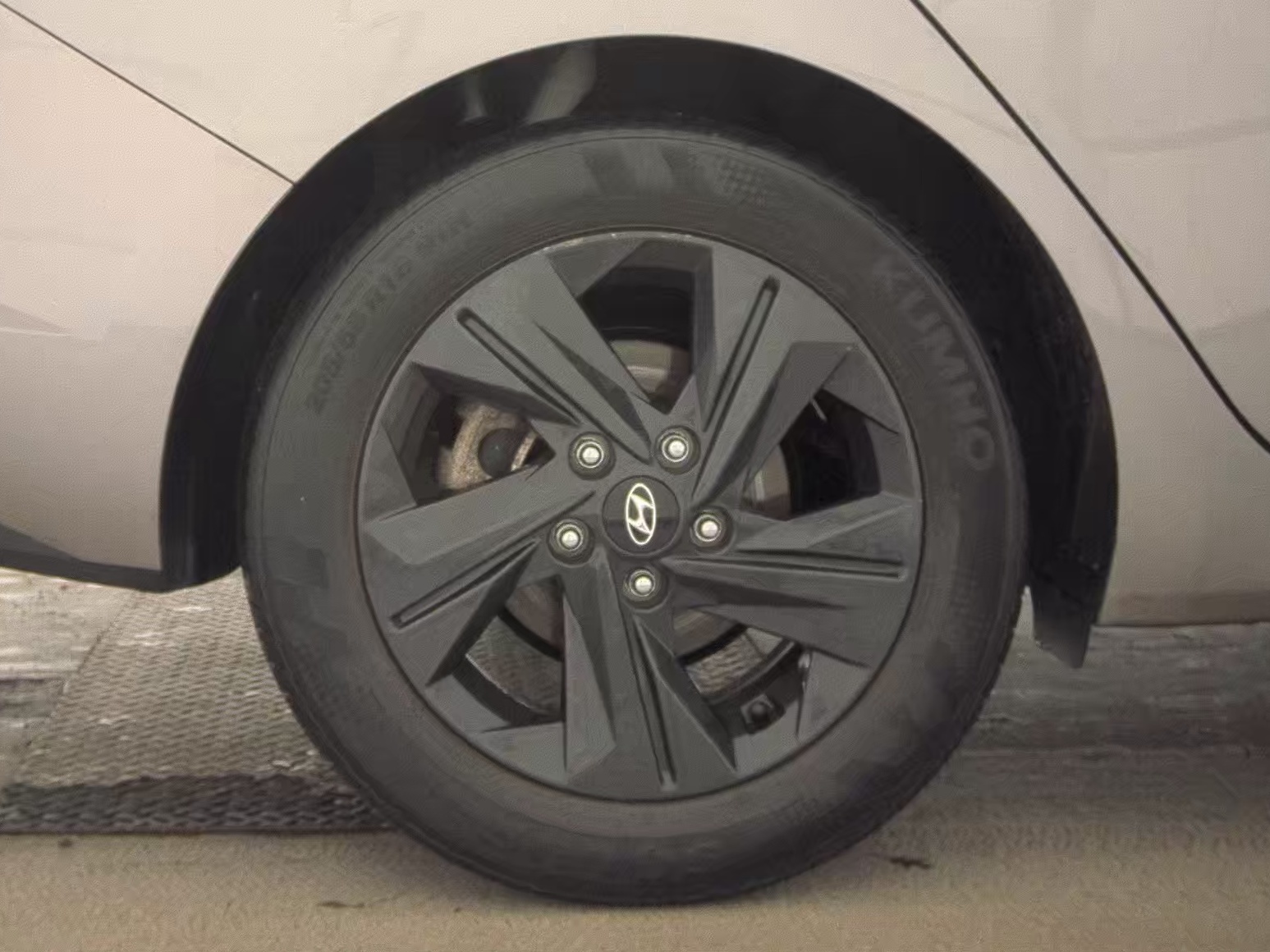 2023 Hyundai Elantra SEL FWD