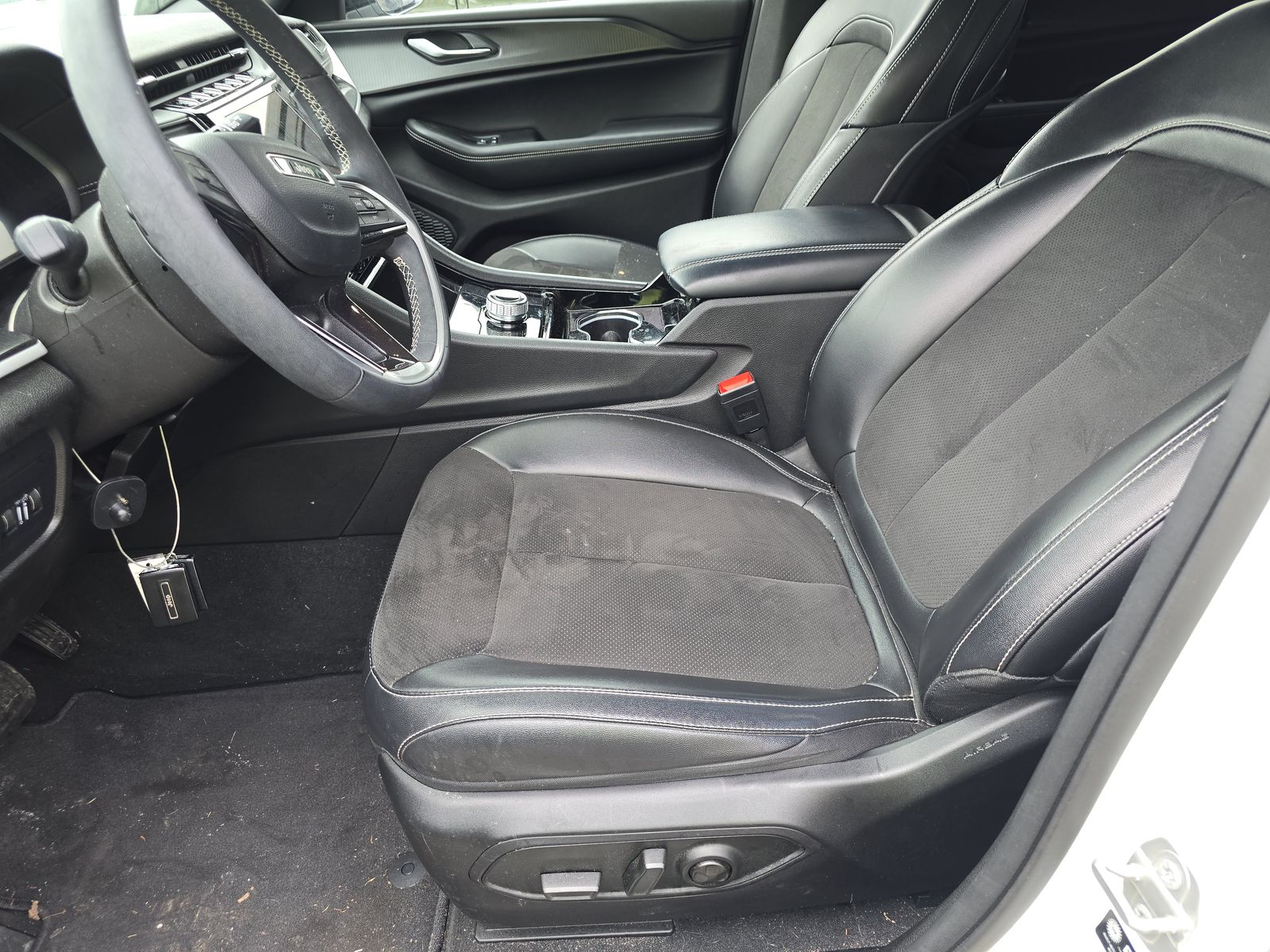 2023 Jeep Grand Cherokee L Altitude AWD
