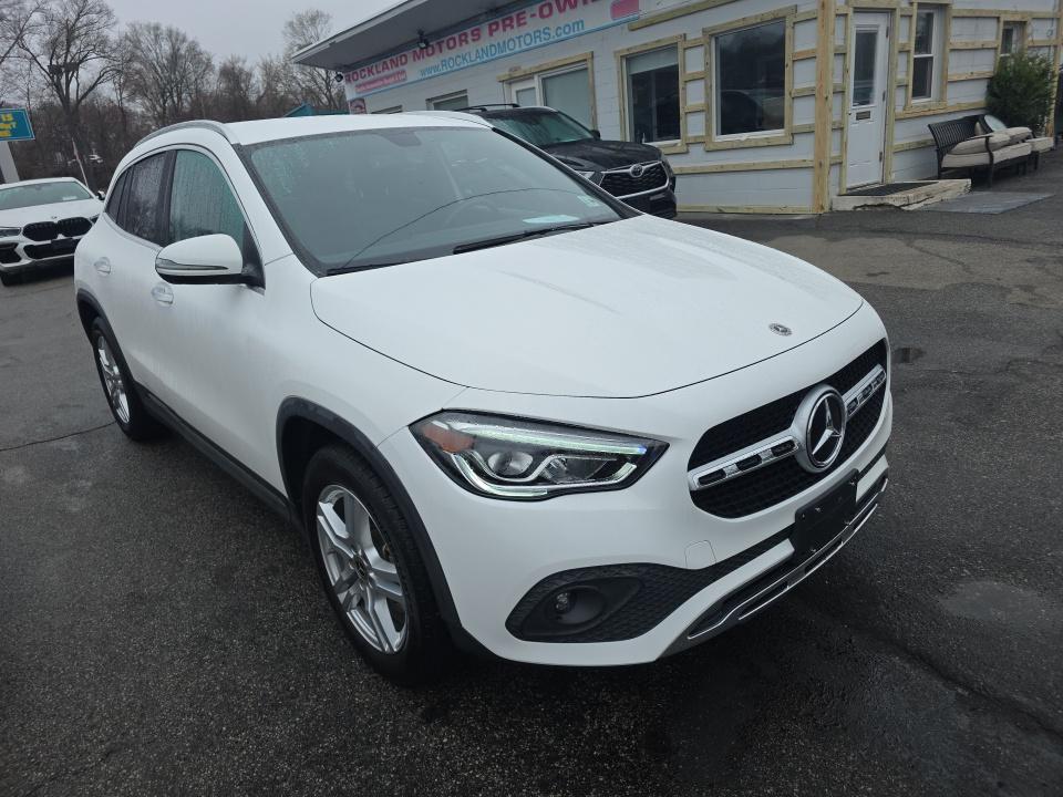 MERCEDES-BENZ GLA - 4
