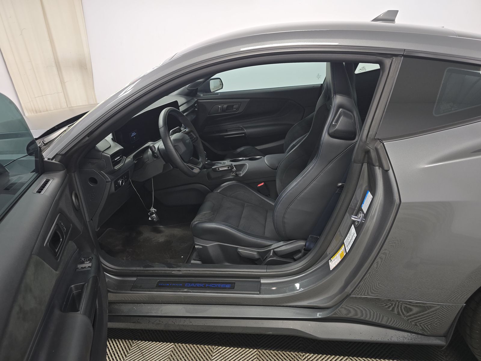 2025 Ford Mustang Dark Horse RWD