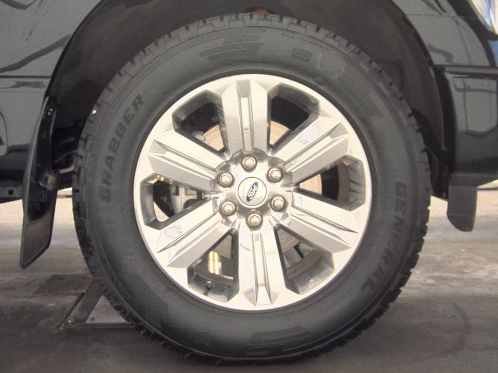 2023 Ford F-150 Hybrid Lariat AWD