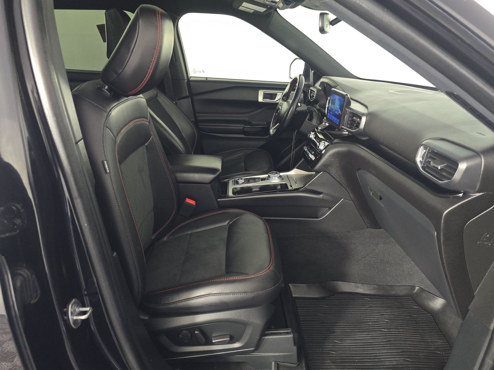 2022 Ford Explorer ST-Line AWD