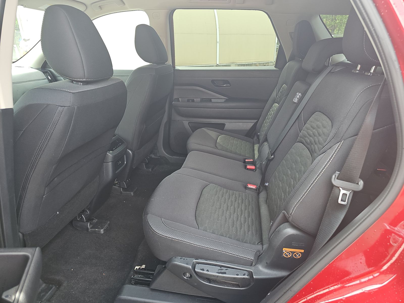 2025 Nissan Pathfinder SV AWD