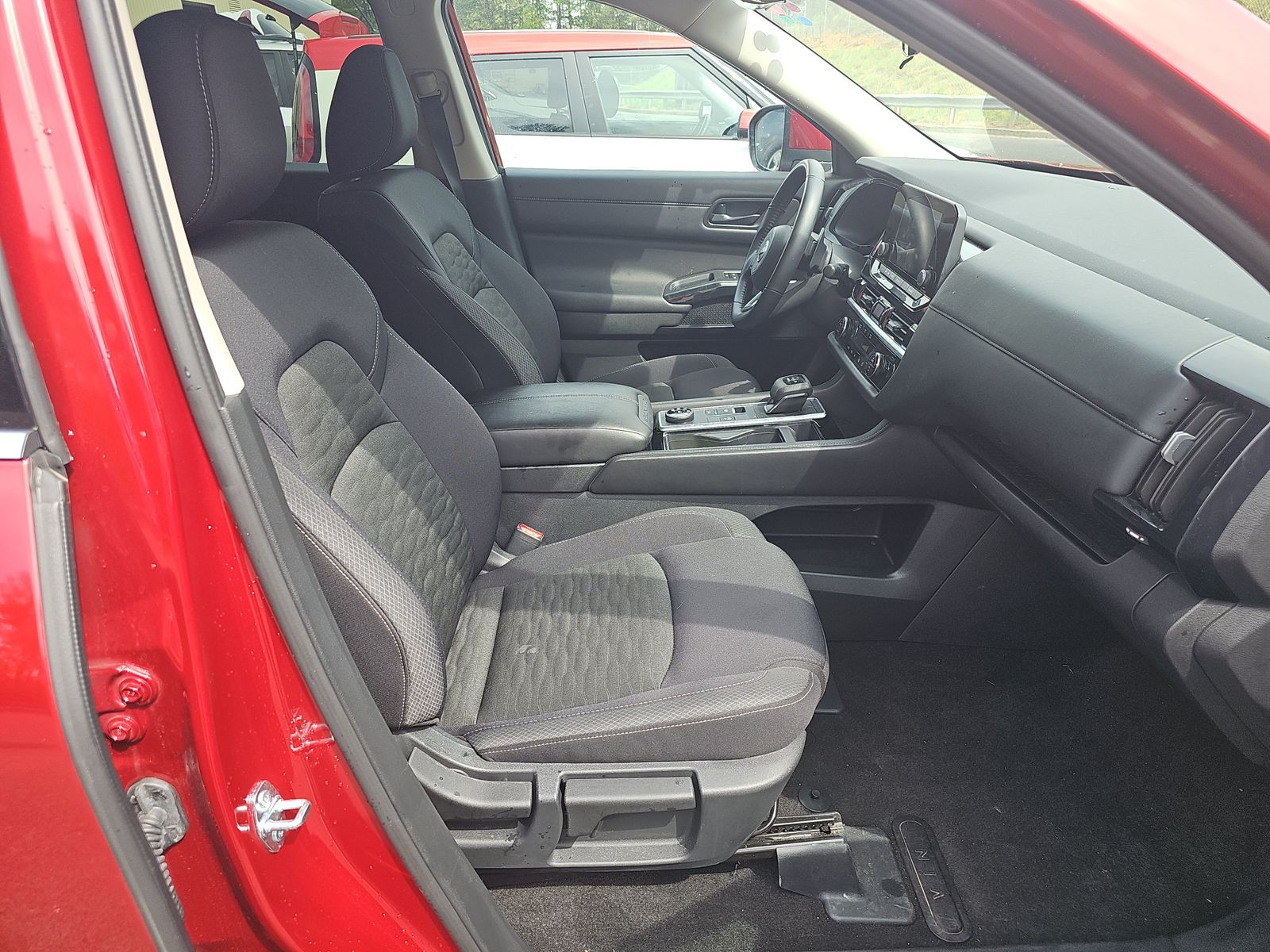 2025 Nissan Pathfinder SV AWD