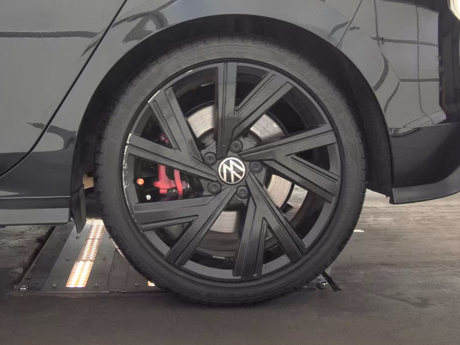 2022 Volkswagen Golf GTI 2.0T SE FWD