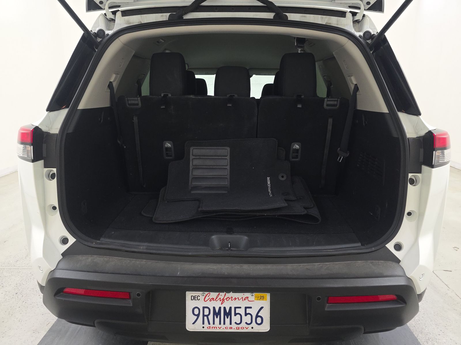 2024 Nissan Pathfinder S FWD