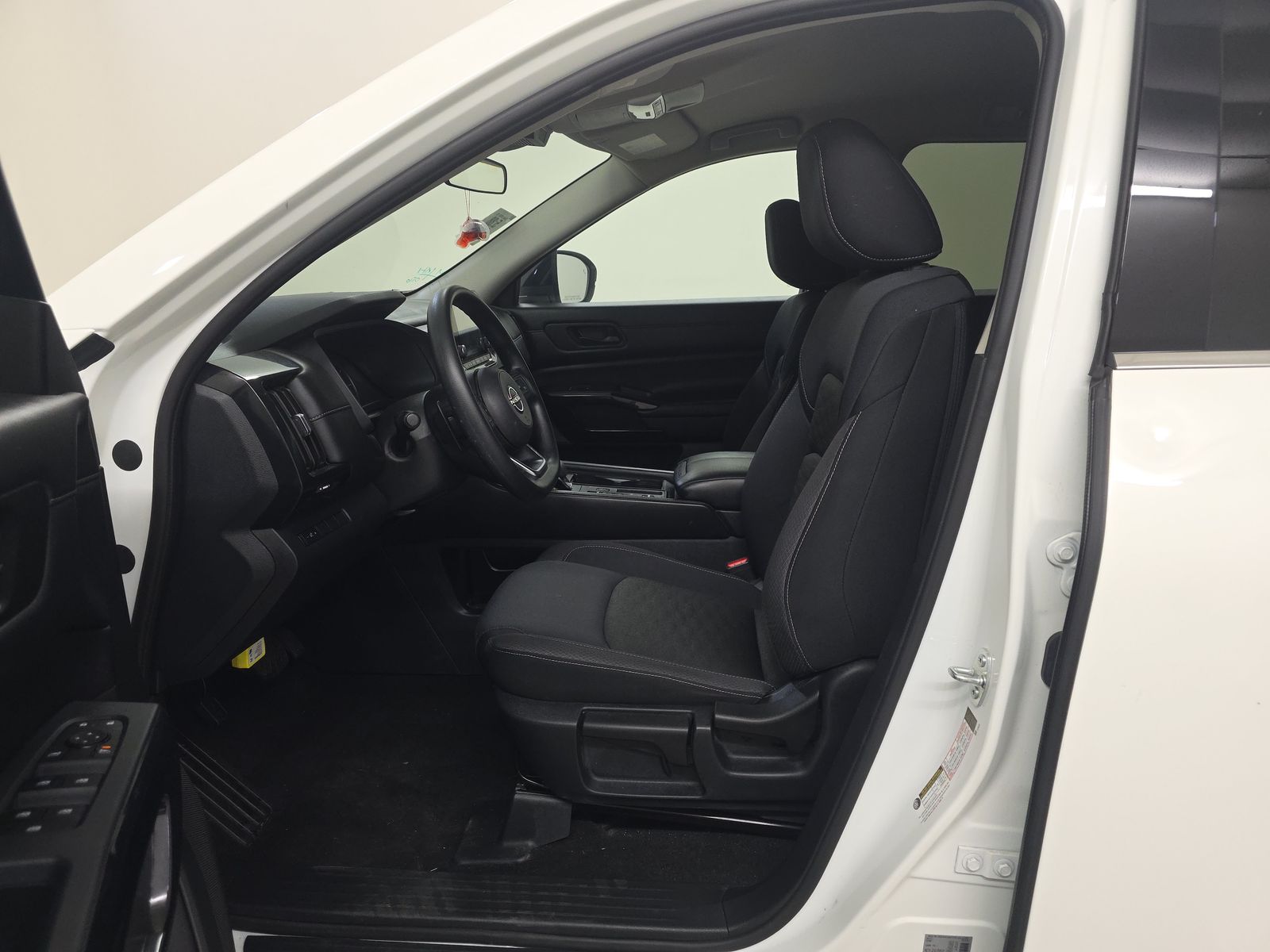 2024 Nissan Pathfinder S FWD