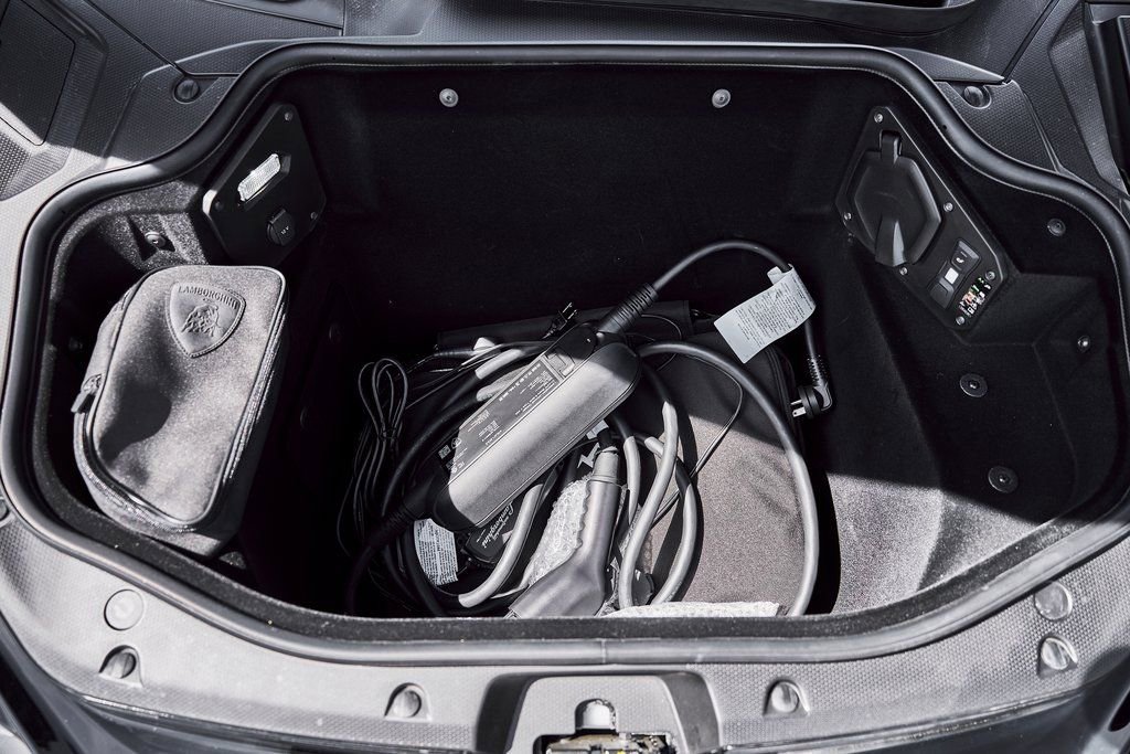 2025 Lamborghini Revuelto Base AWD